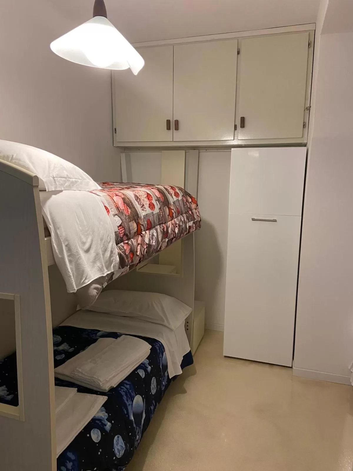 Bed in Macloud pub B&B