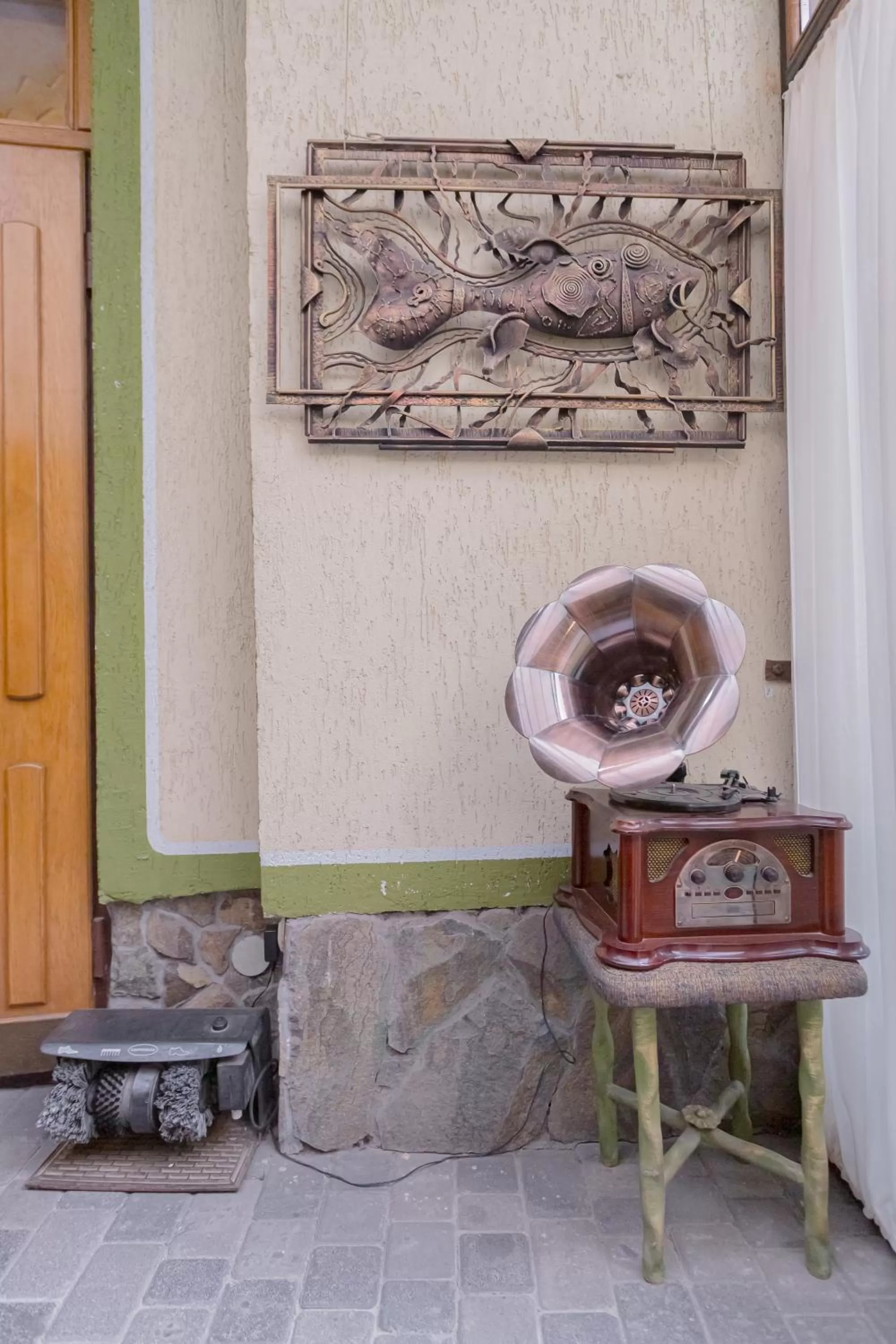 Decorative detail in Staryi Krakiv