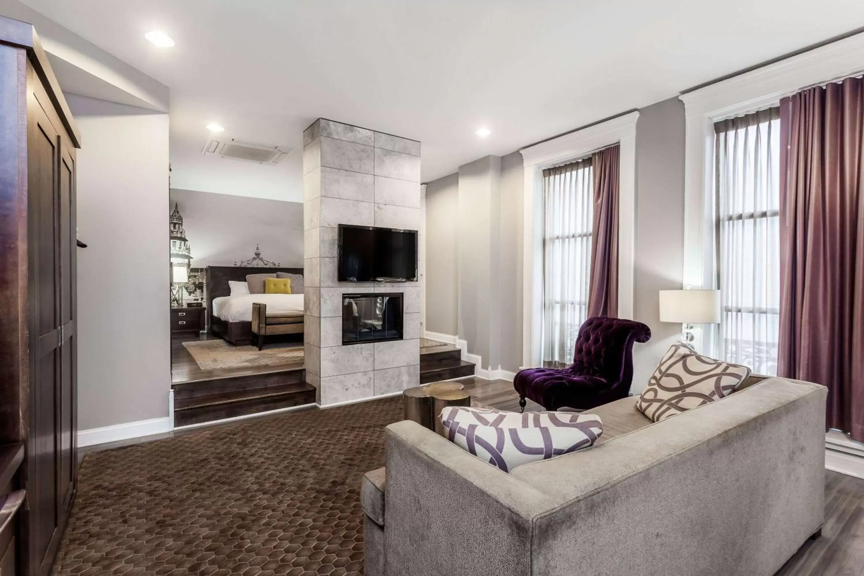 Junior Suite with King Bed in Hotel at the Lafayette Trademark Collection by Wyndham Junior Suite with King Bed in Hotel at the Lafayette Trademark Collection by Wyndham