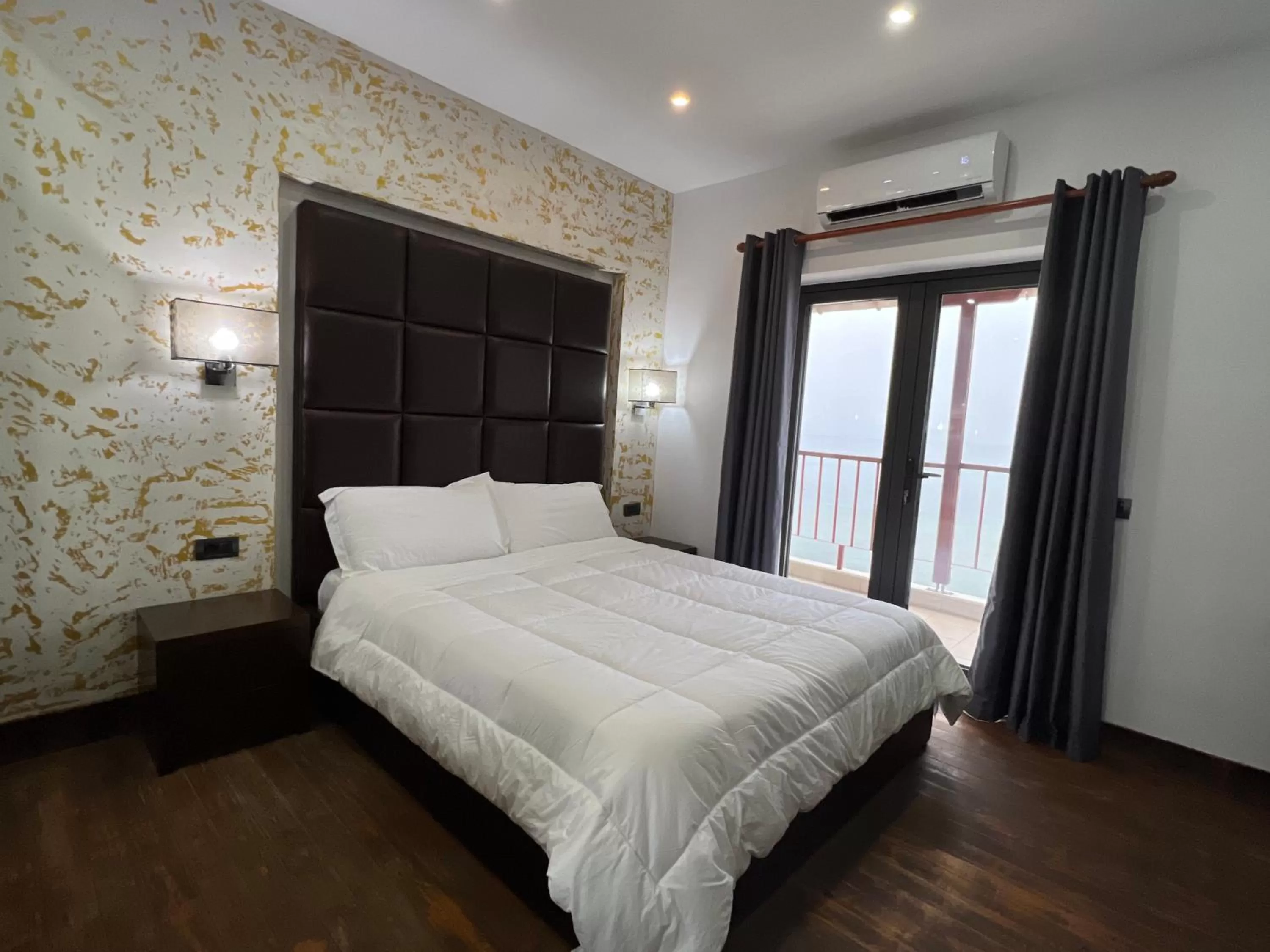 Bed in Hotel Victoria