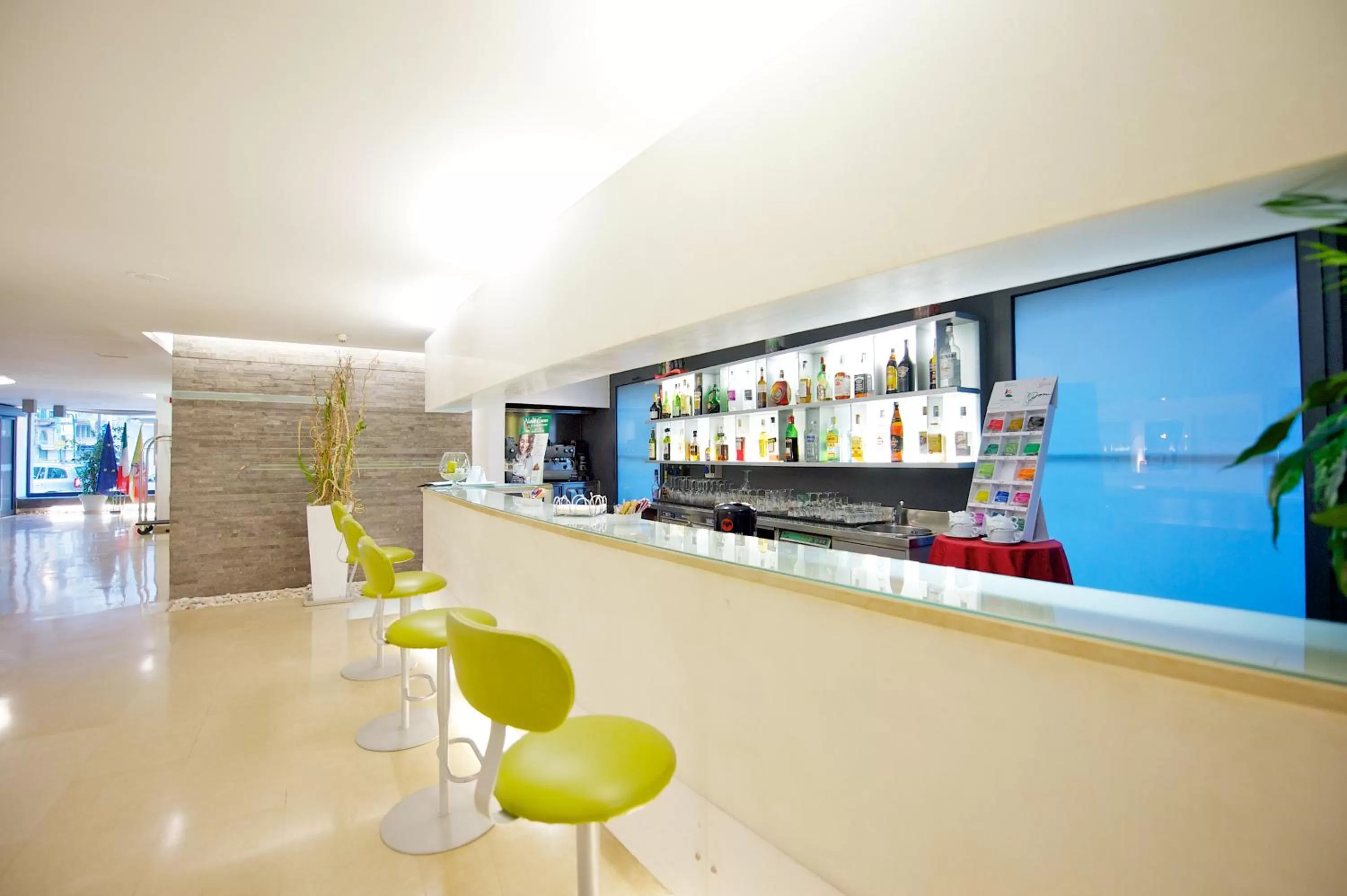 Lounge or bar in Mercure Palermo Centro