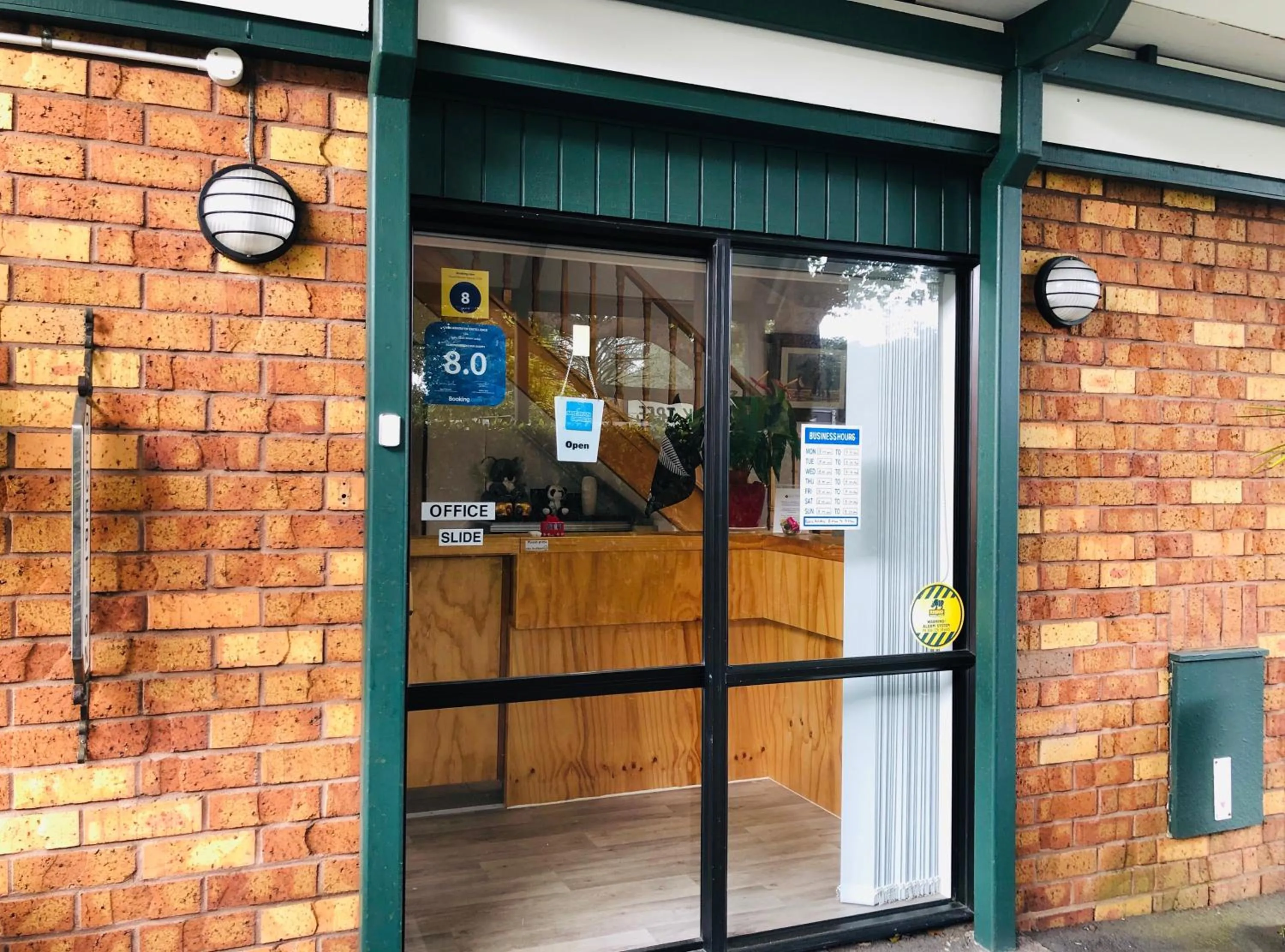 Lobby or reception in Tudor Court Motor Lodge
