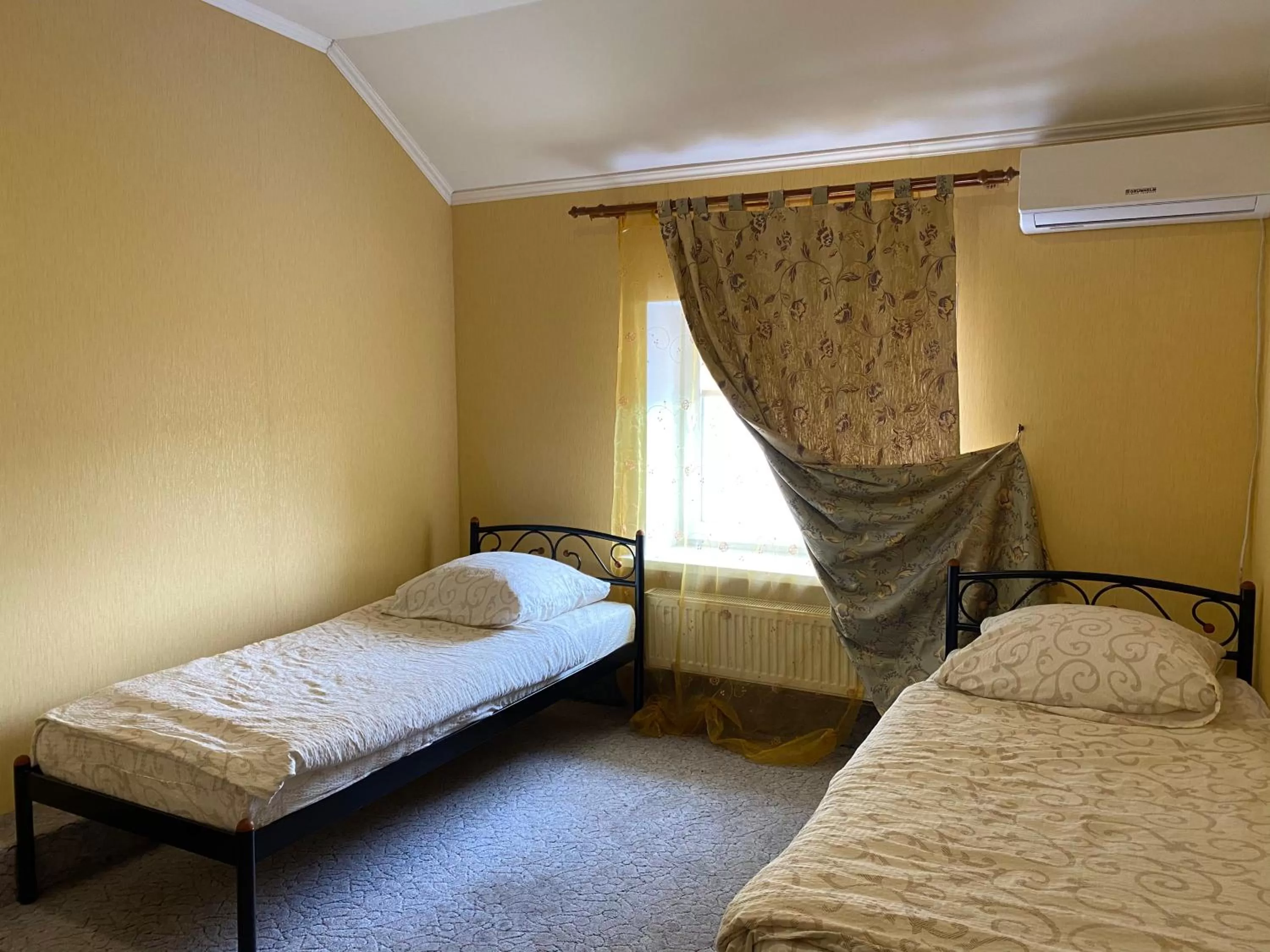 Bed in Avtoport Restorant Hotel Complex