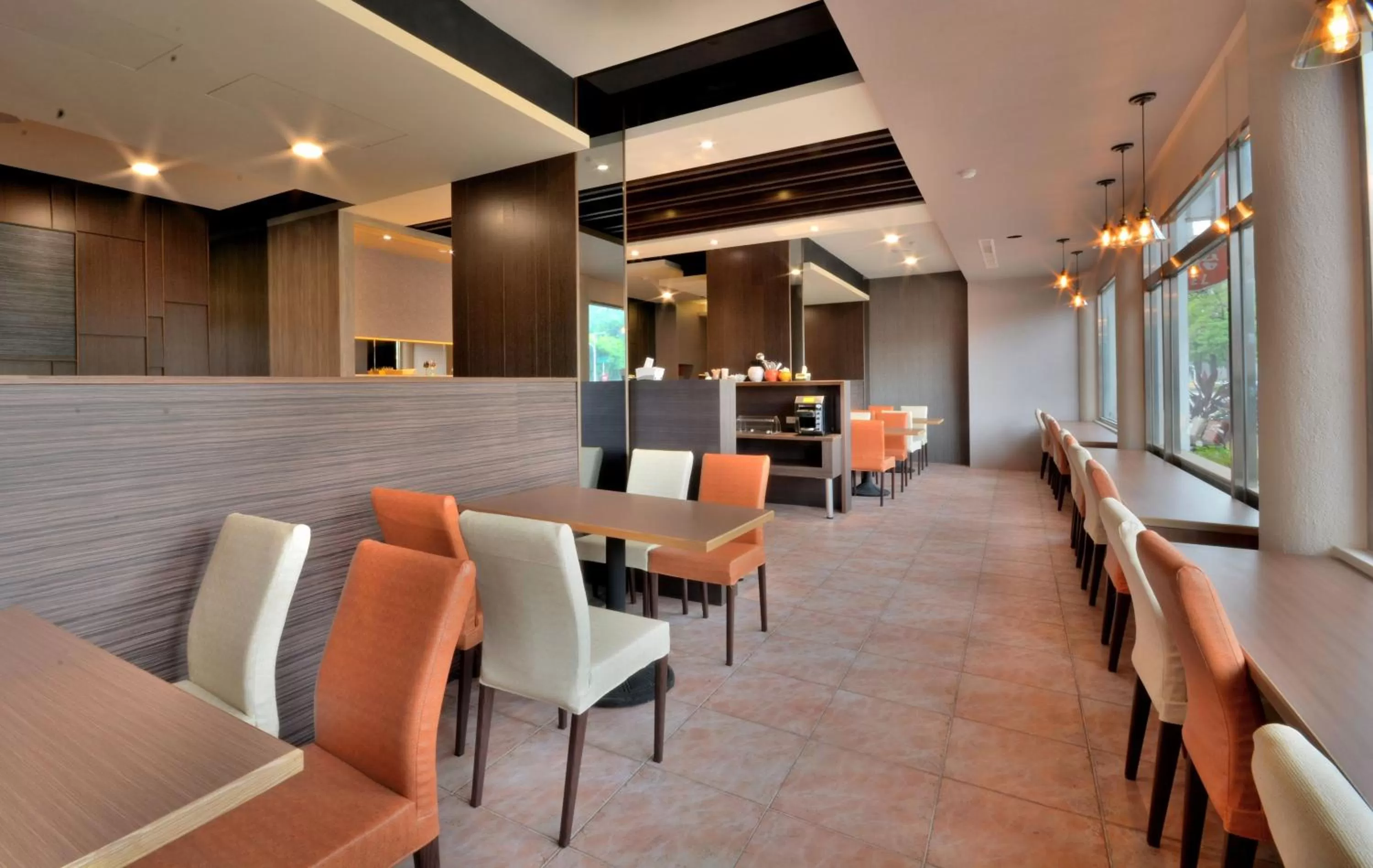 Restaurant/places to eat in Hola Motel