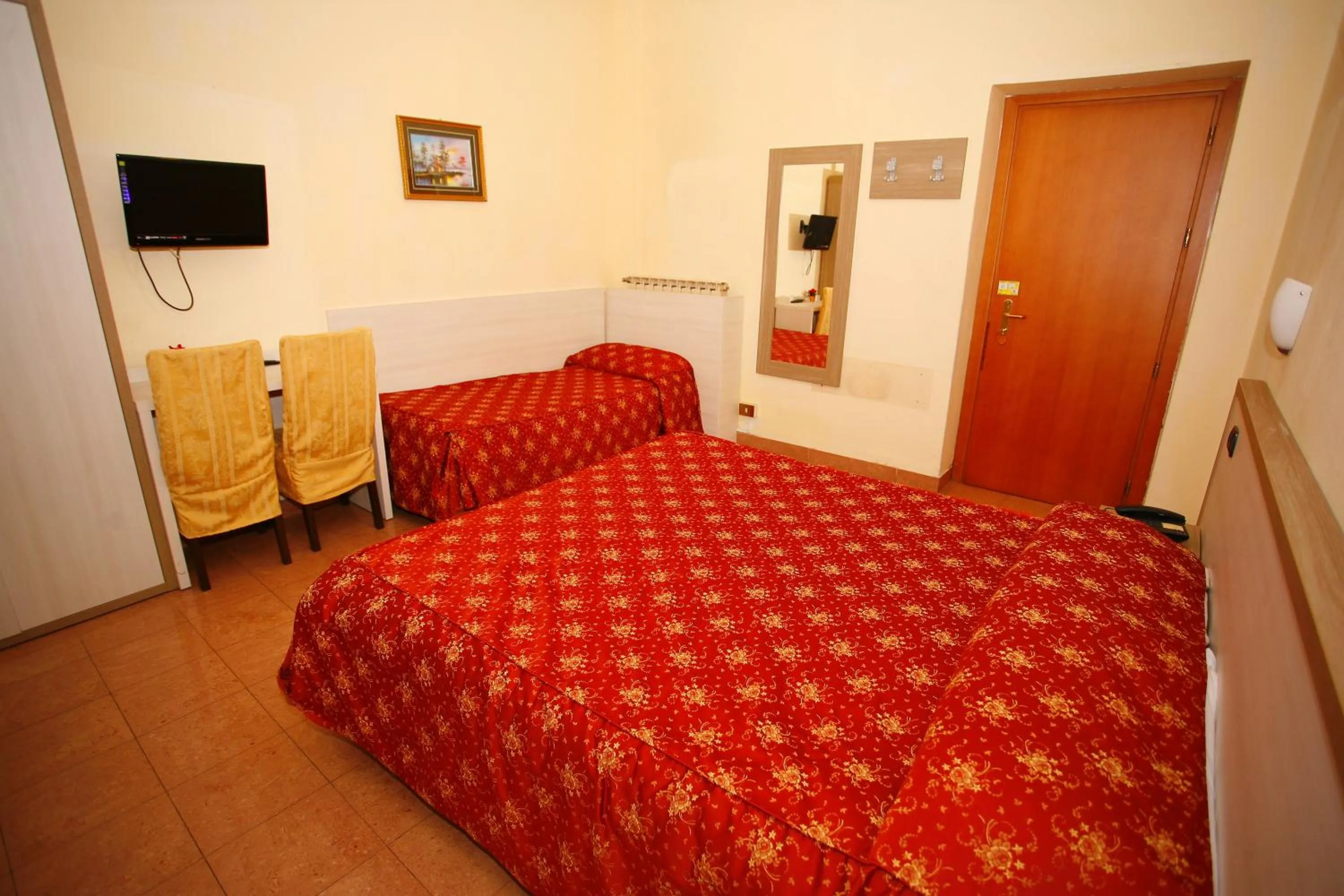 Bedroom, Bed in Hotel Adler