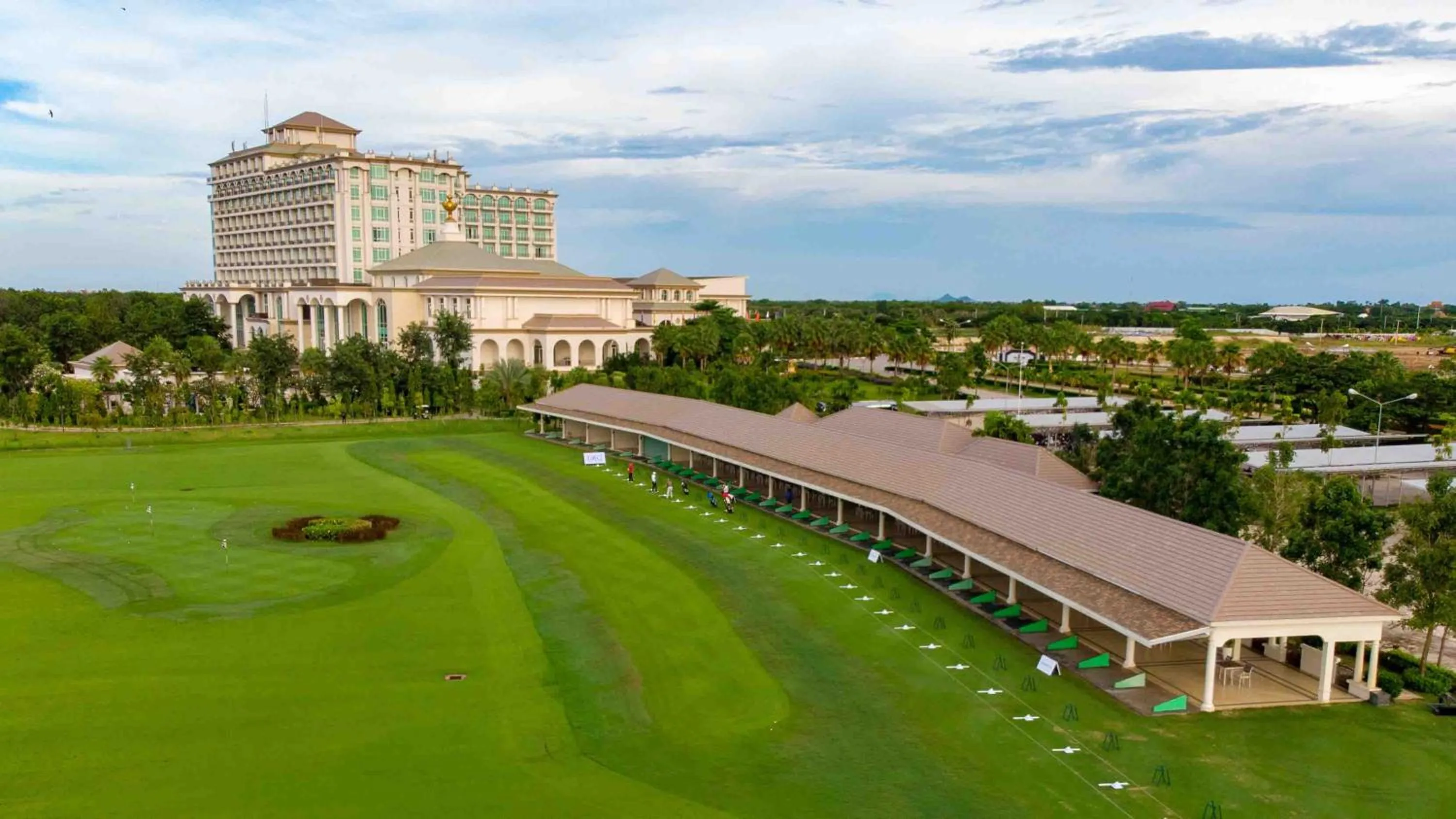 Property building in Garden City Hotel