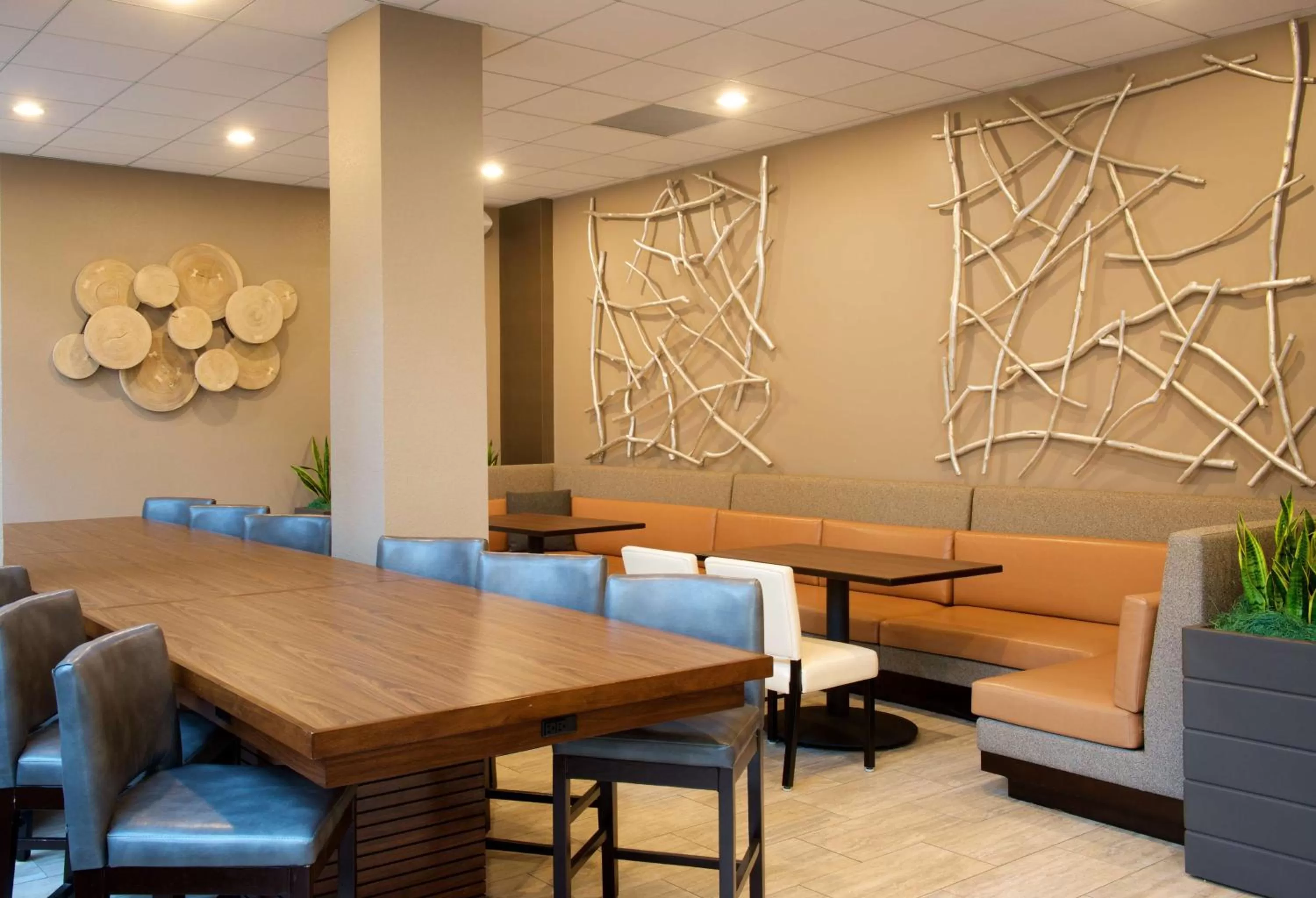 Restaurant/places to eat in Embassy Suites by Hilton Seattle Bellevue