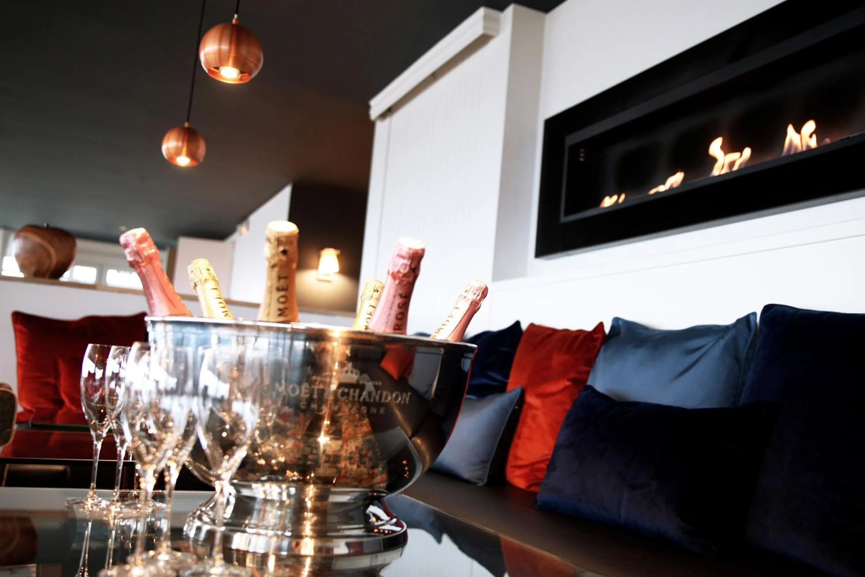 Restaurant/places to eat in Domaine De La Corniche