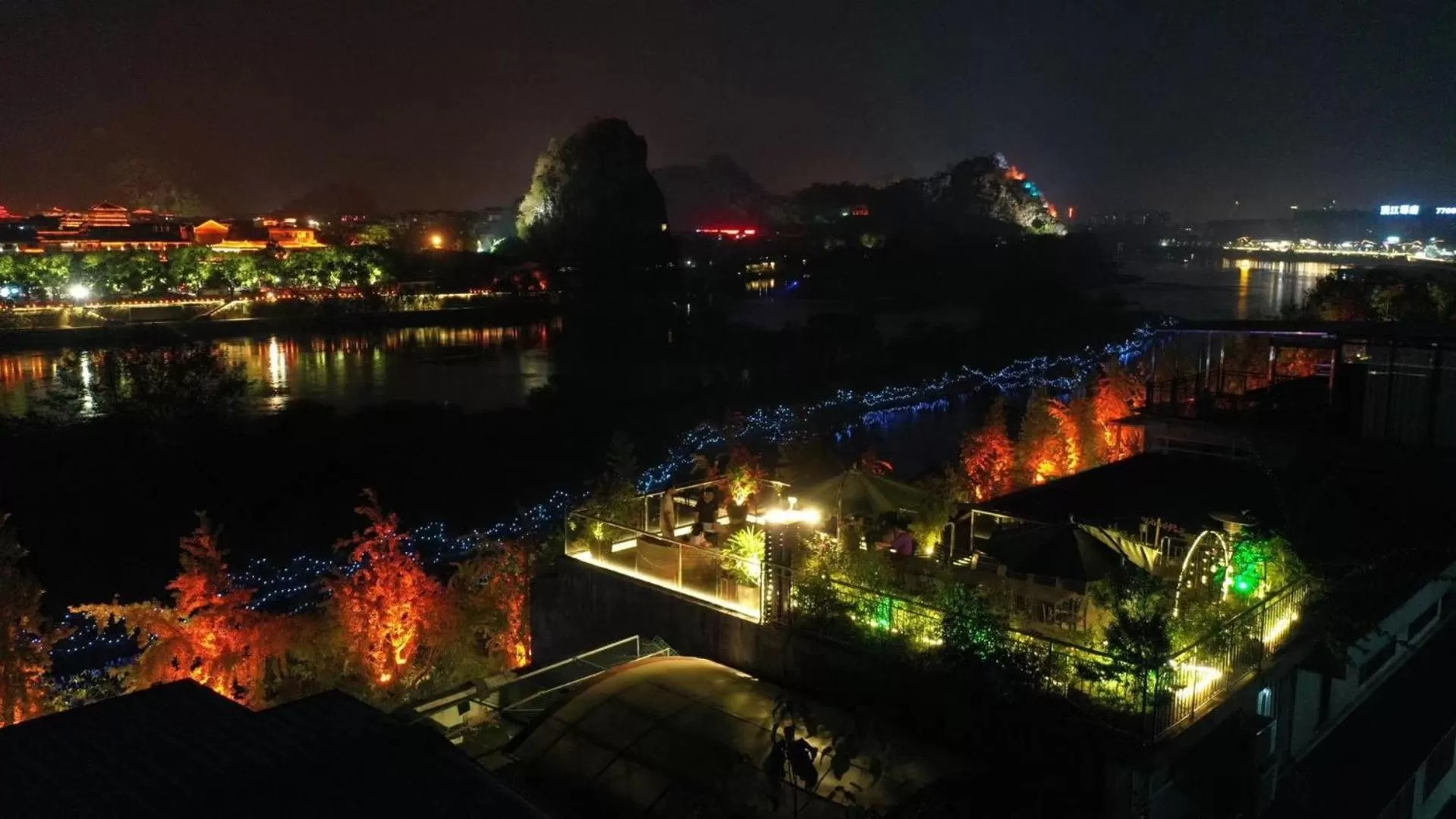 Night in Li River Resort Villa Hotel