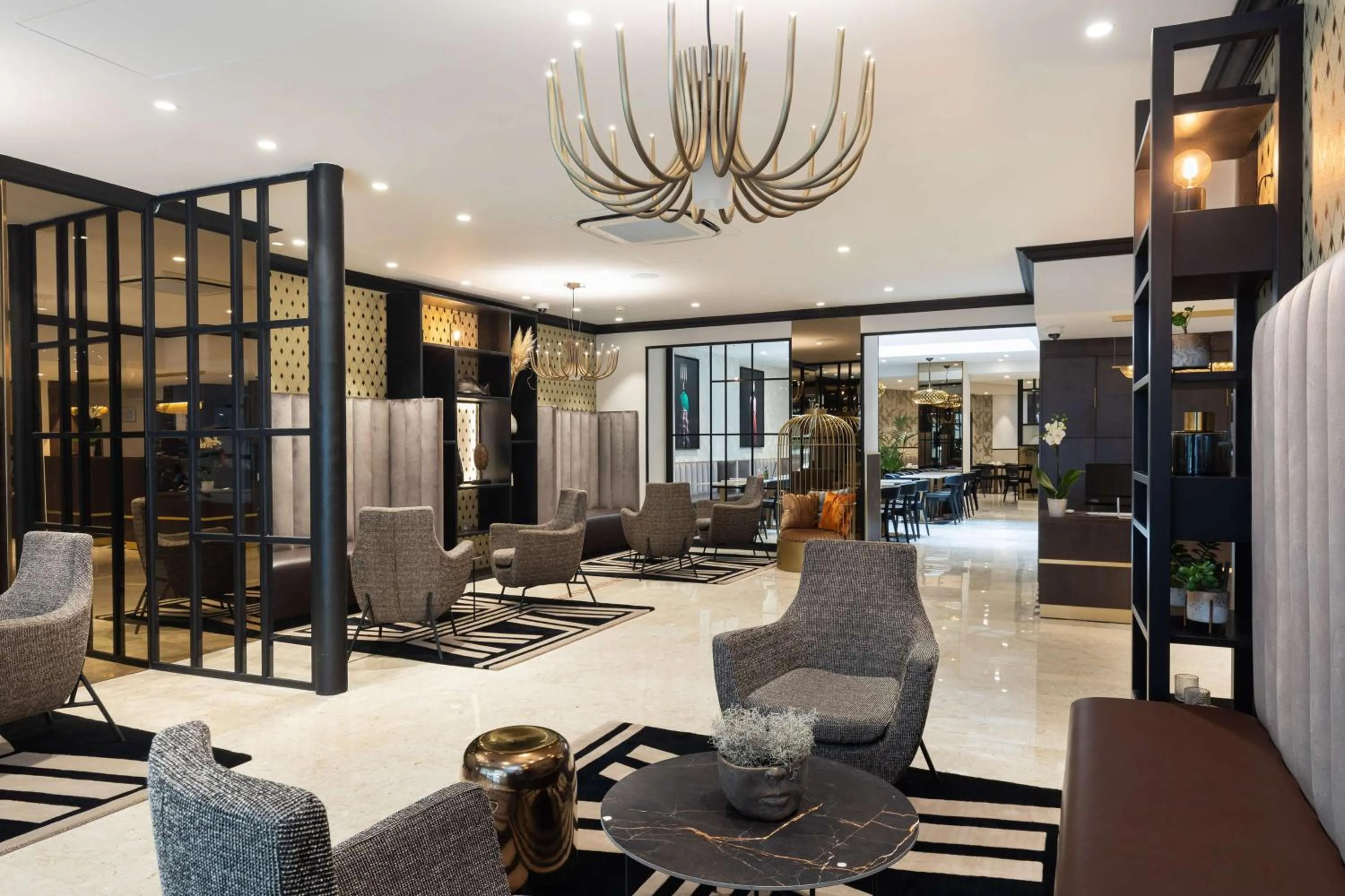 Lobby or reception in Best Western Plus Hôtel Massena Nice