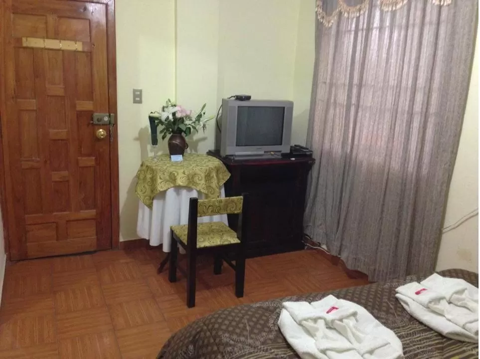 TV/Entertainment Center in Hostal Jora Continental