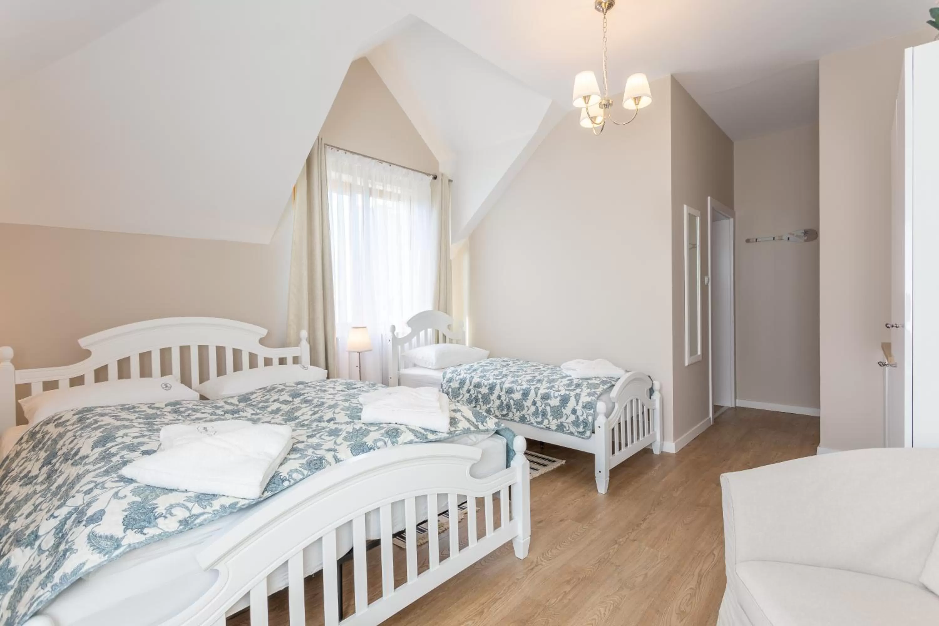 Bed in Willa 4 Pory Roku & Uznam