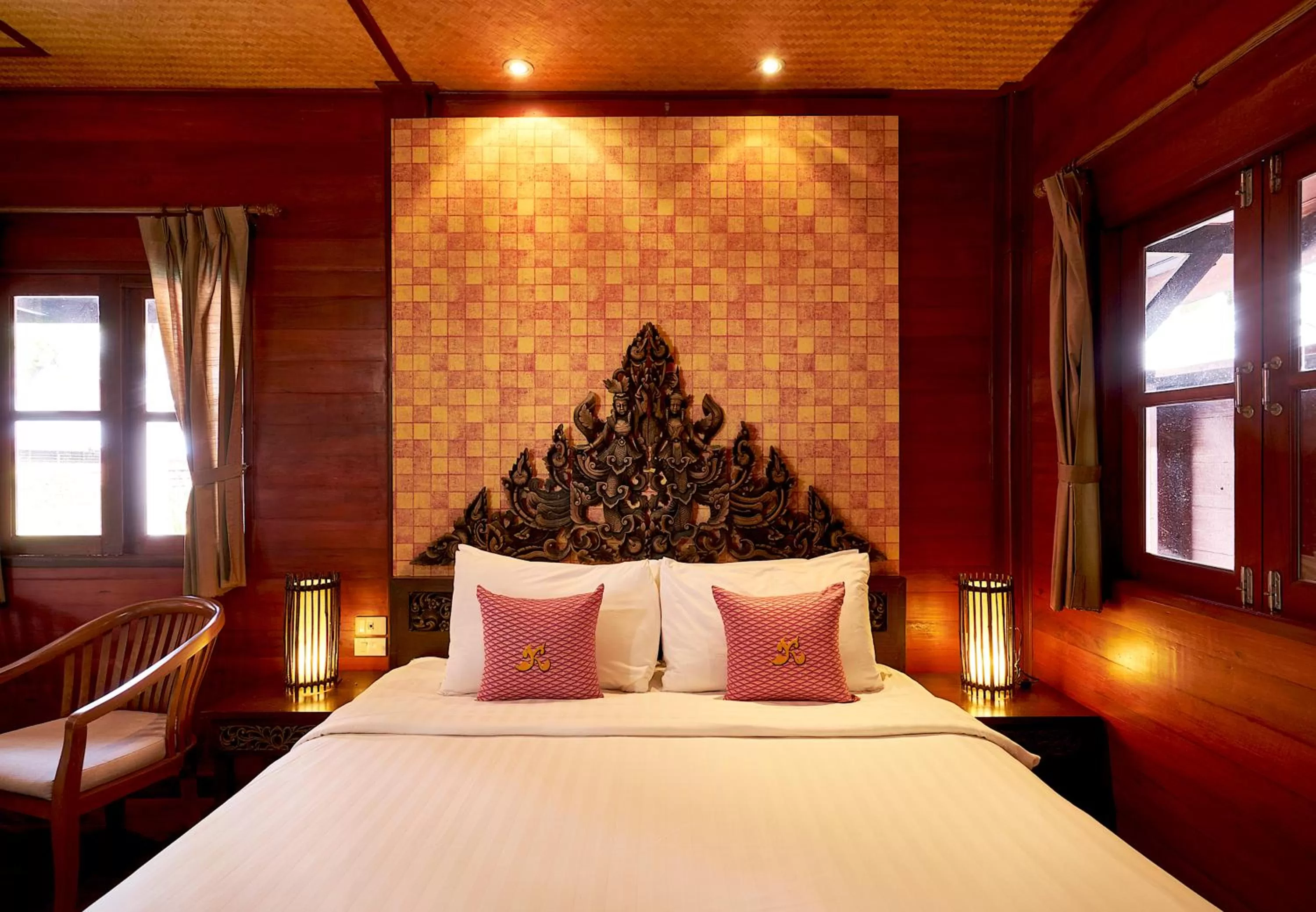 Bed in Ruenkanok Thaihouse Resort