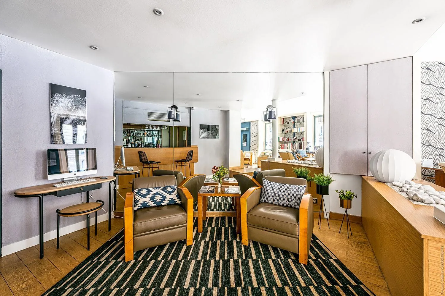 Lounge or bar in Etoile Park Hotel