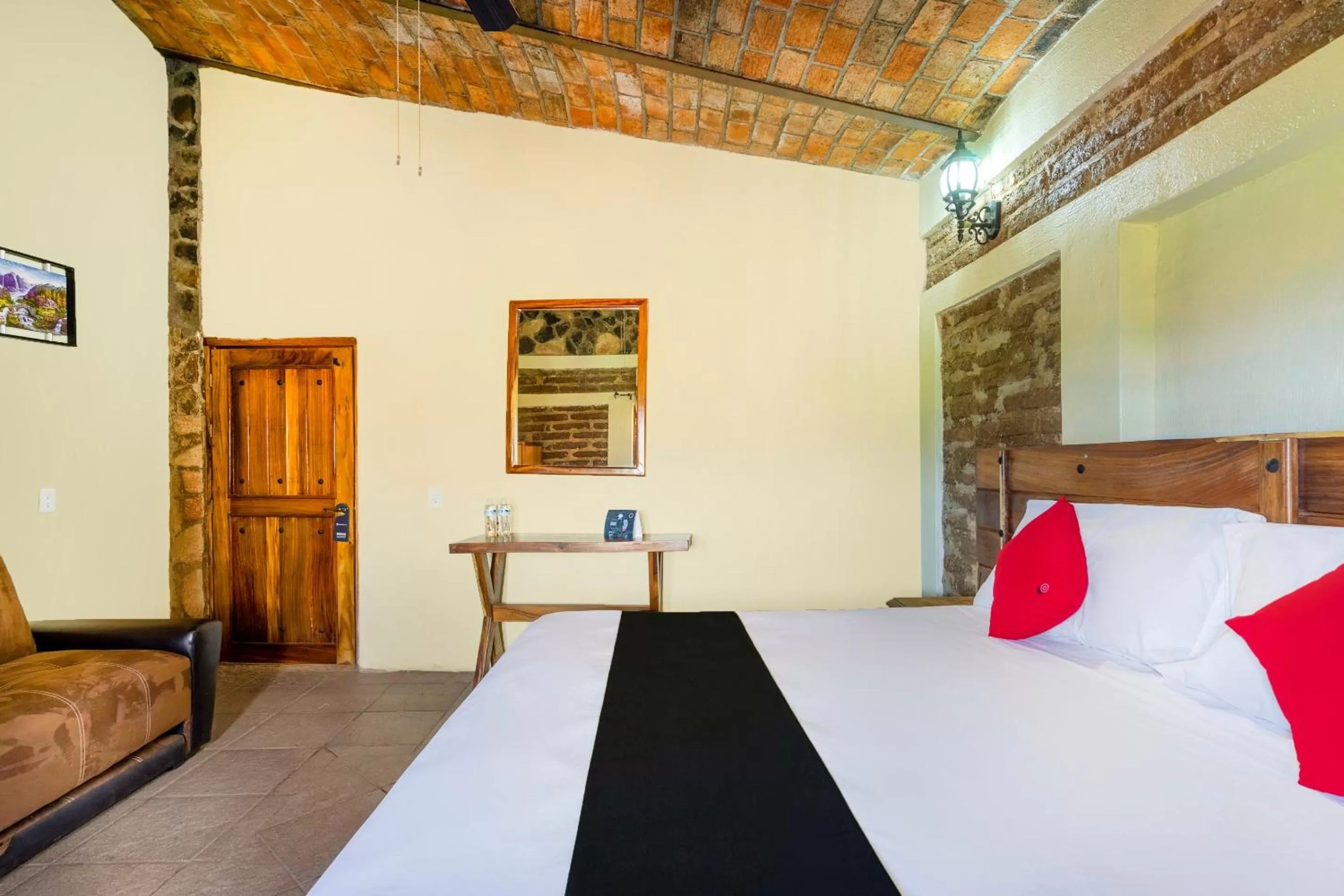 Bedroom, Bed in Collection O Hotel Monte Agave