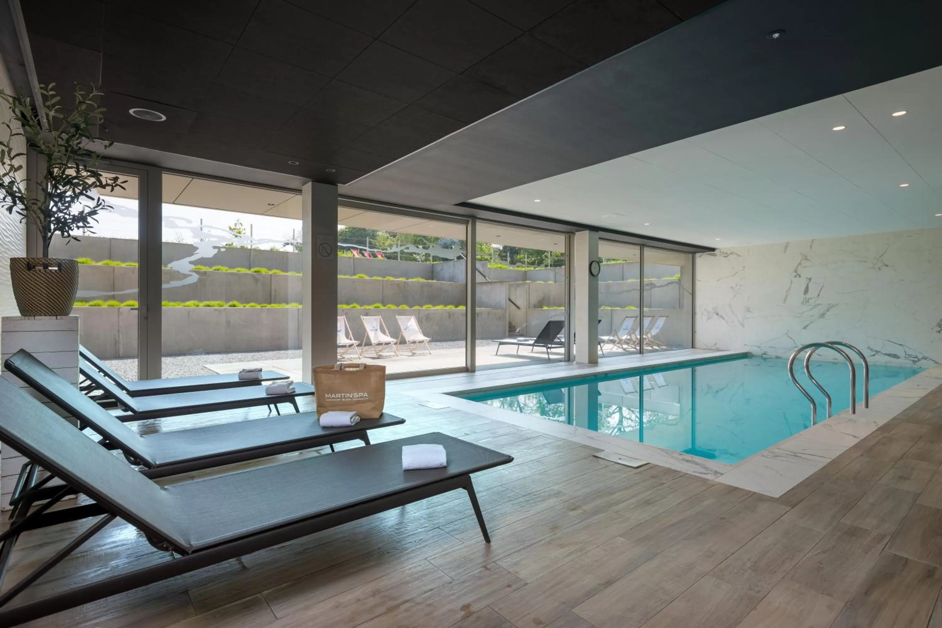 Swimming pool in Martin's Rentmeesterij