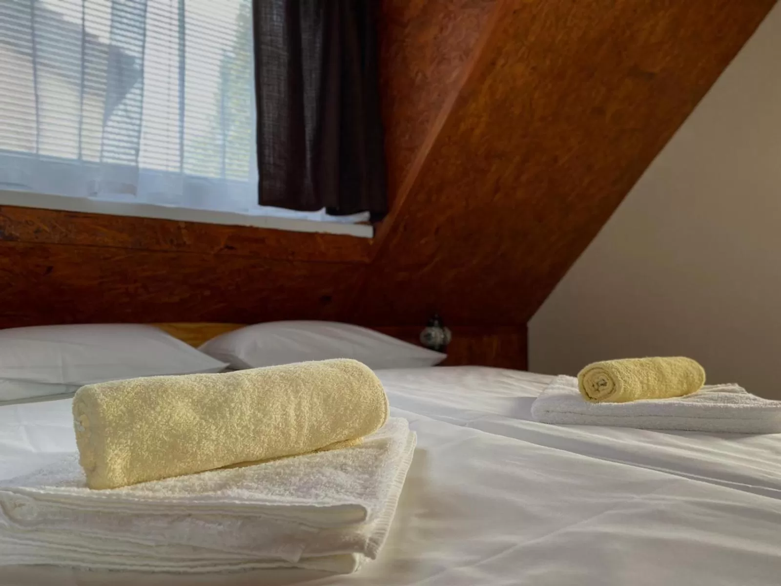 towels, Bed in Spa & Pool Apartment Hotel - Restaurant VILLA IVICA