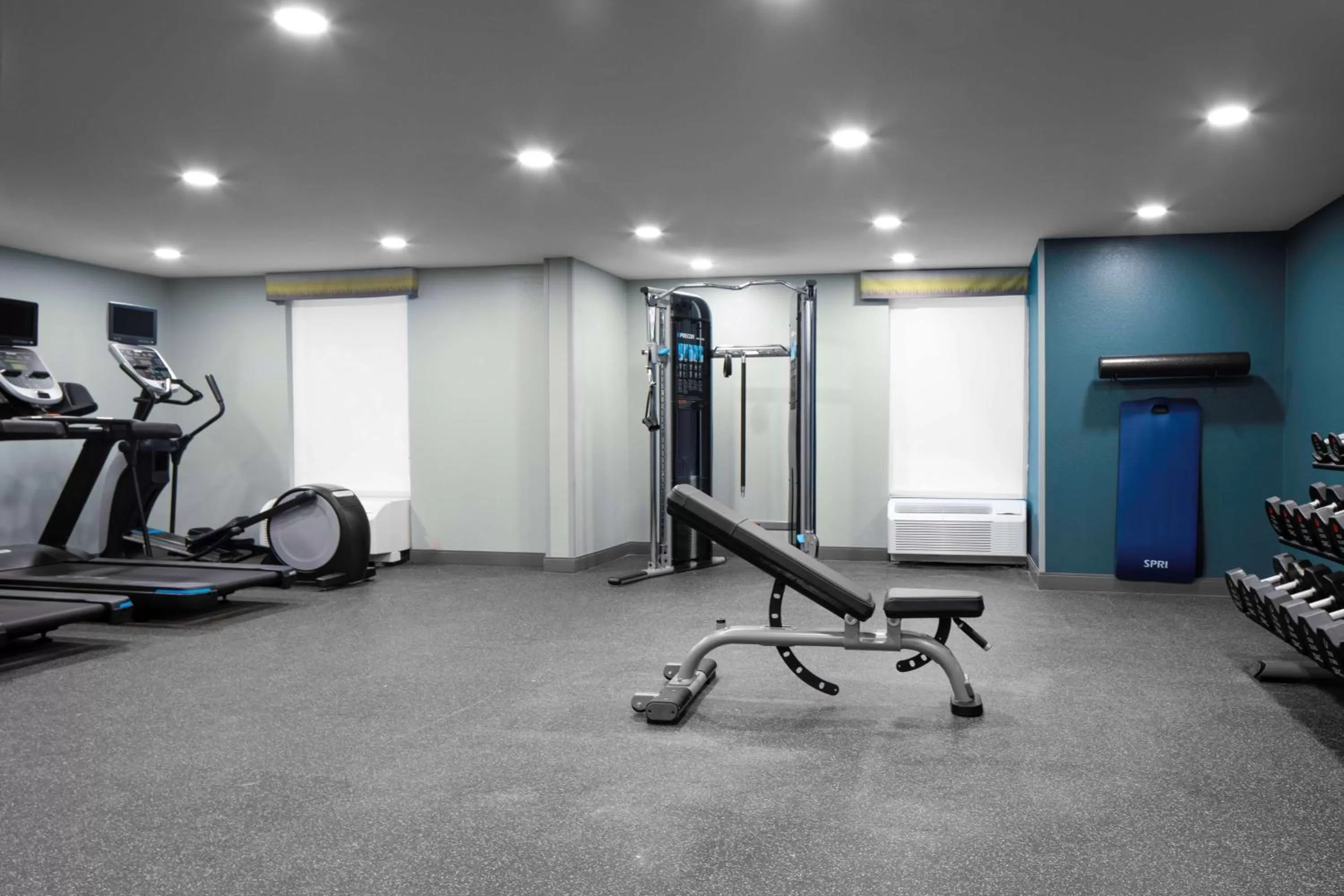 Fitness centre/facilities in Hampton Inn by Hilton Concord/Bow