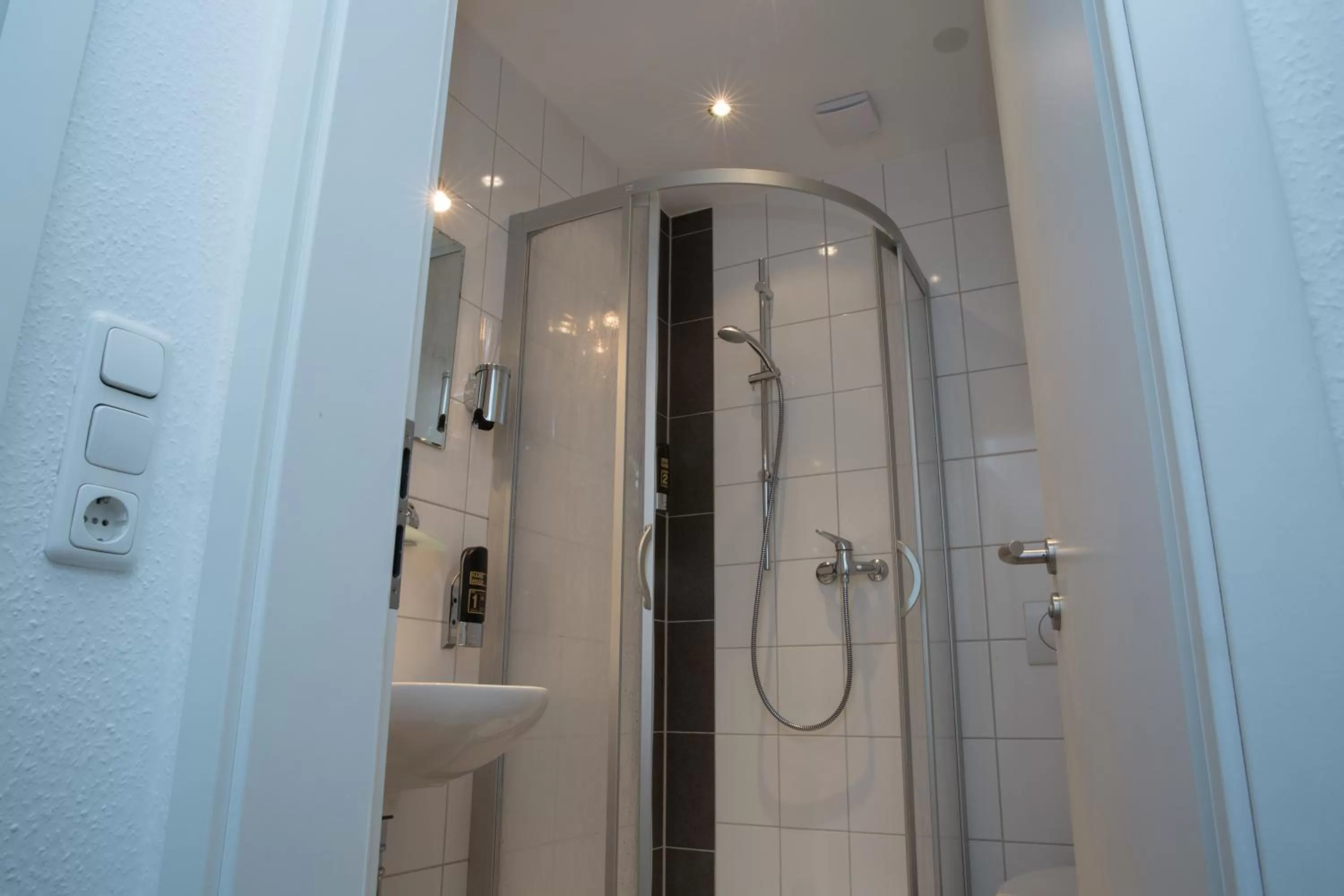 Shower in Trip Inn Goethe Hotel Messe