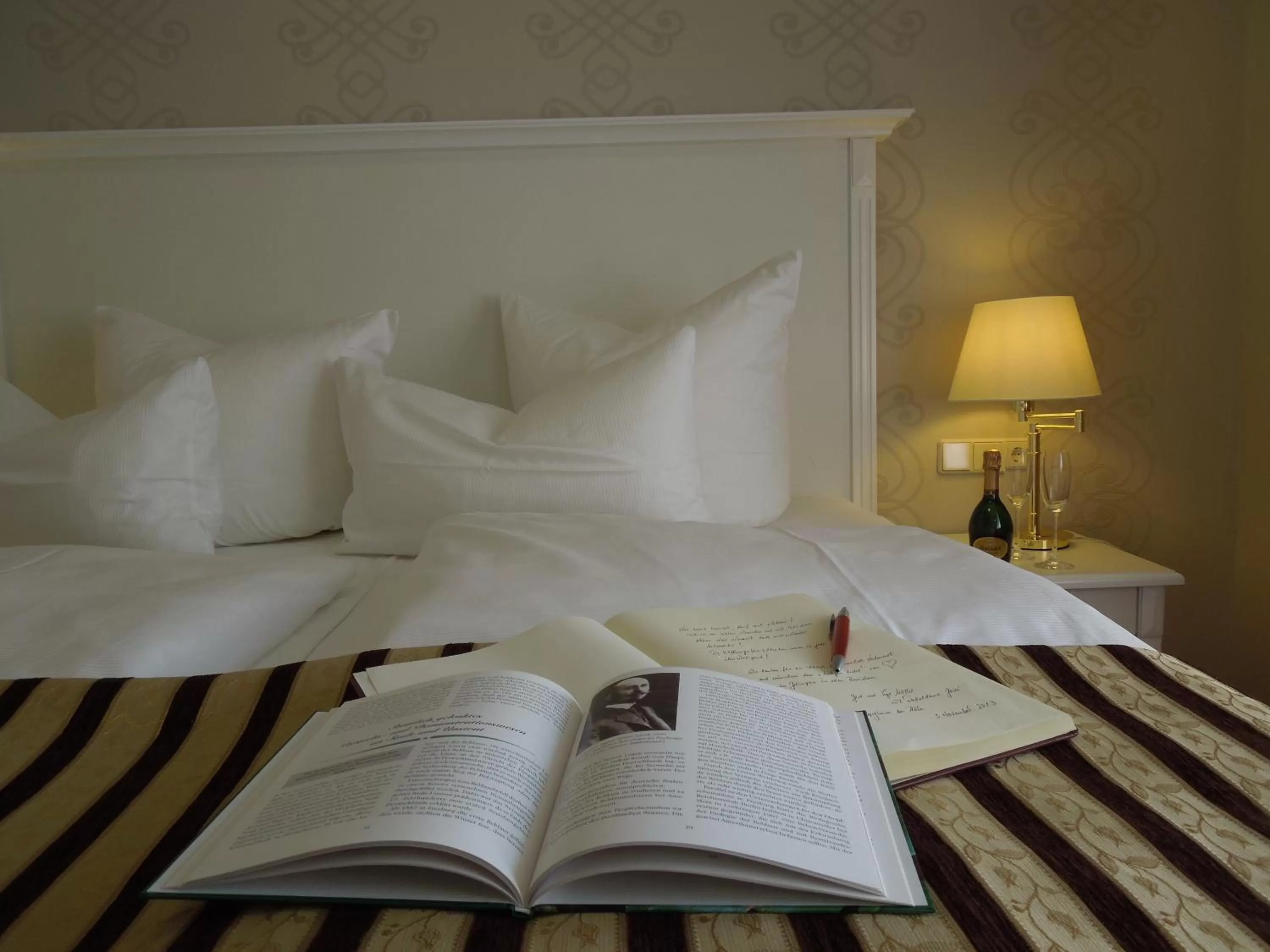 Decorative detail, Bed in Hotel Mutiger Ritter