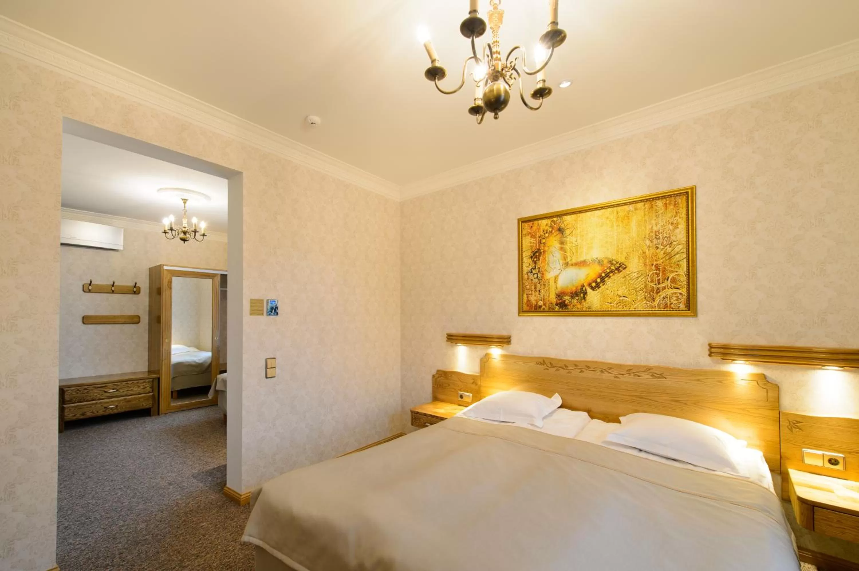 Photo of the whole room, Bed in Georgi Hotell