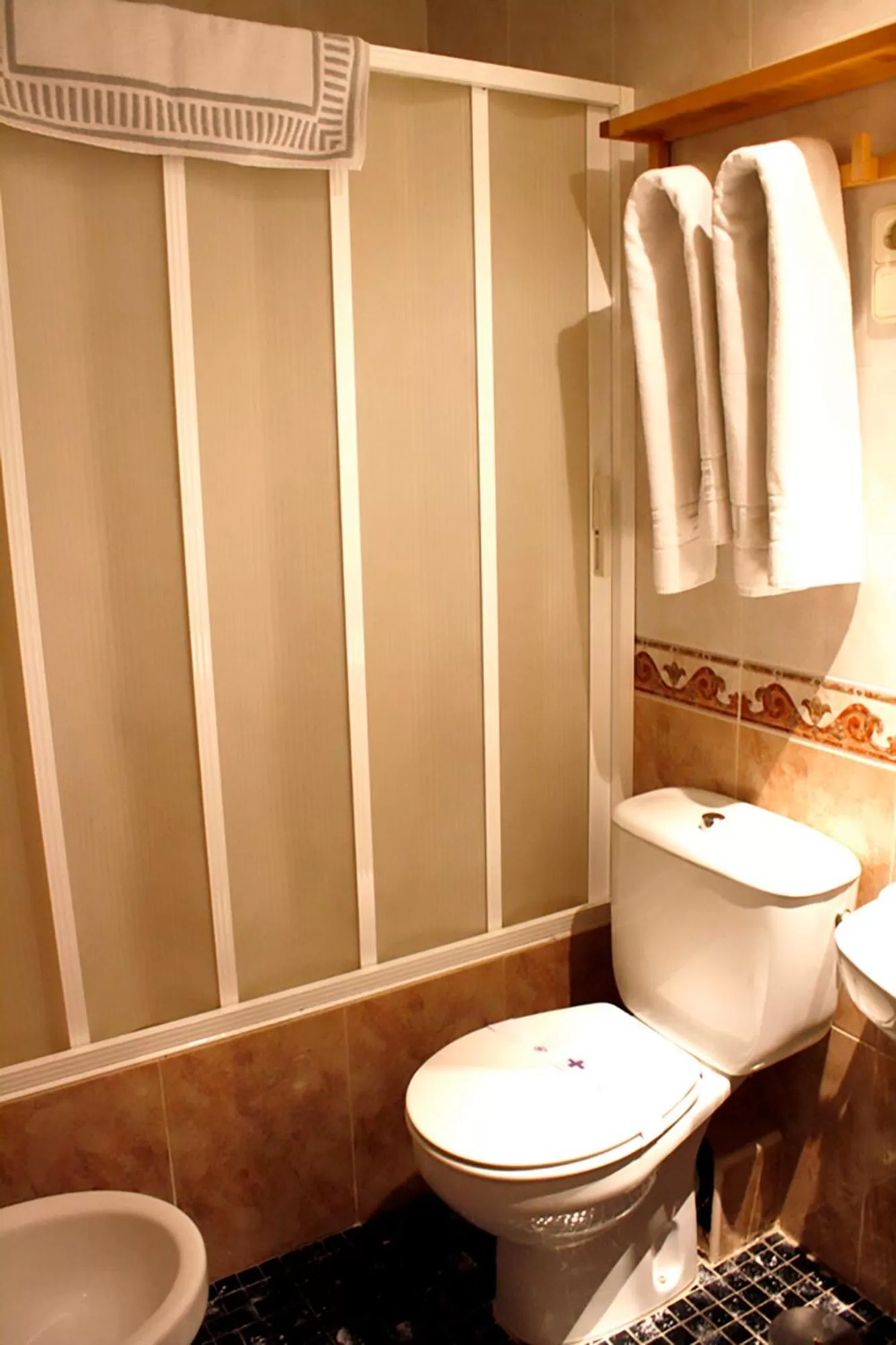 Bathroom in Hotel Universal Murcia