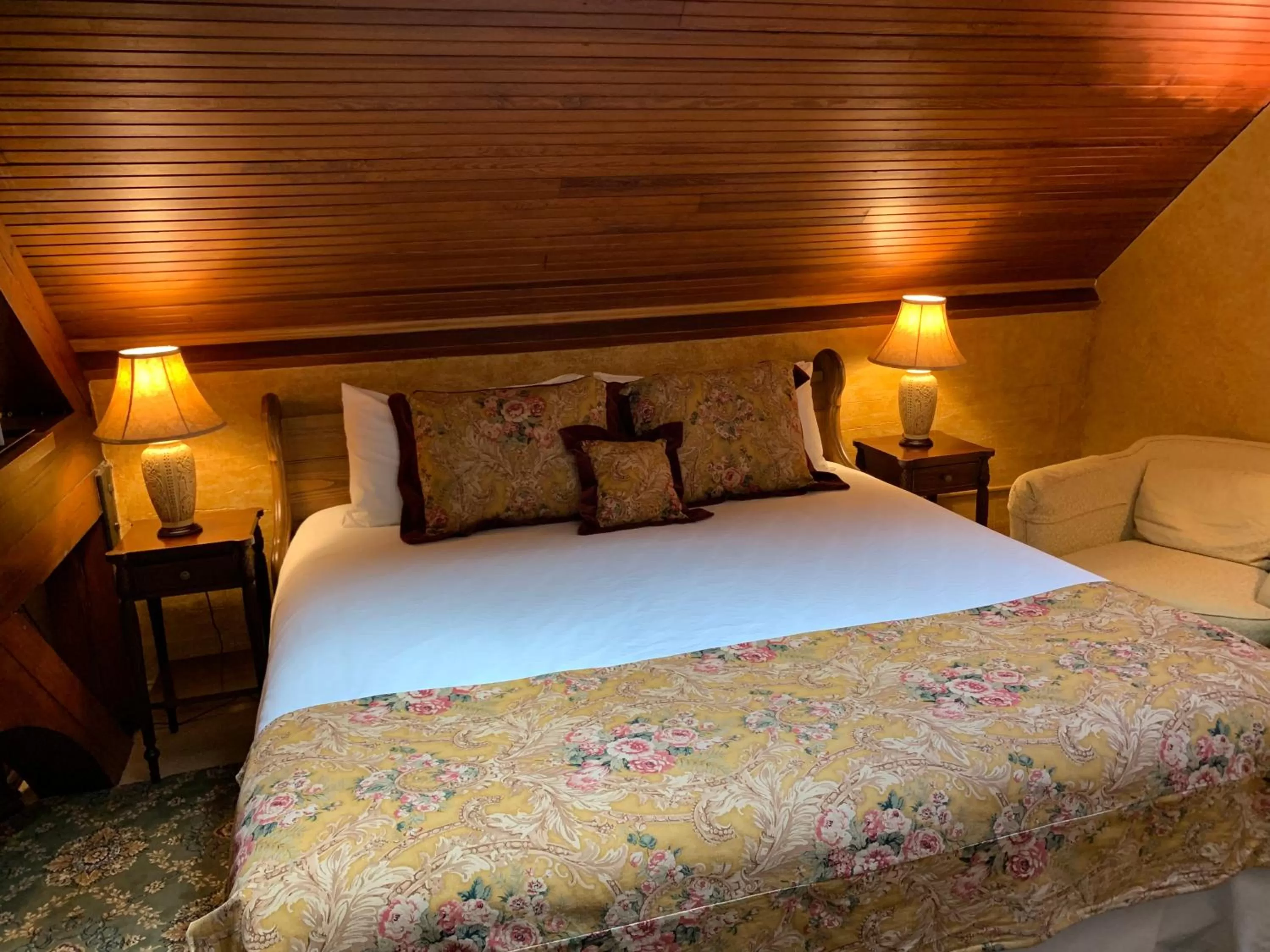 Bed in Belfry Inn and Bistro