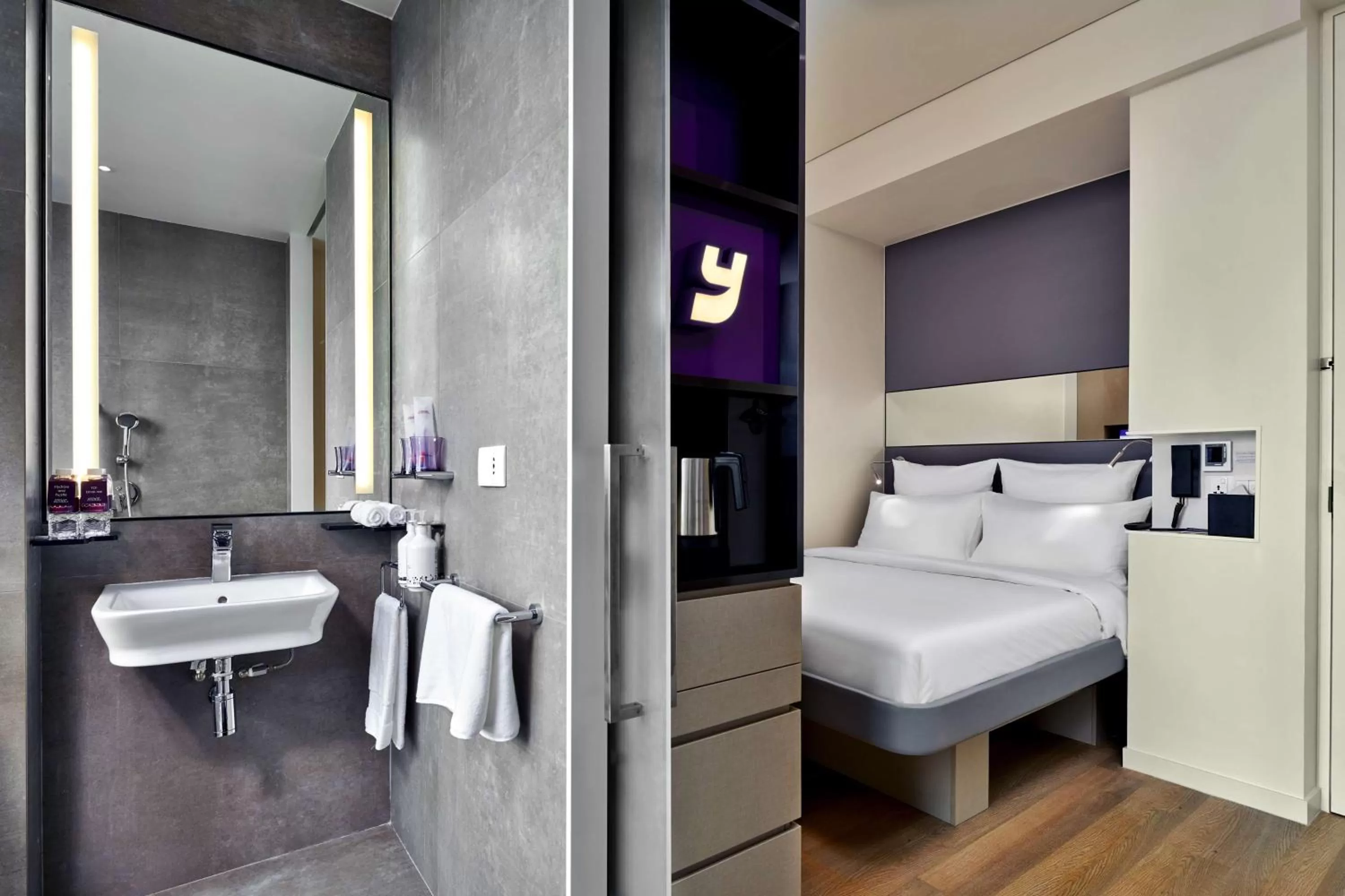 Bathroom, Bed in YOTEL Singapore Orchard Road