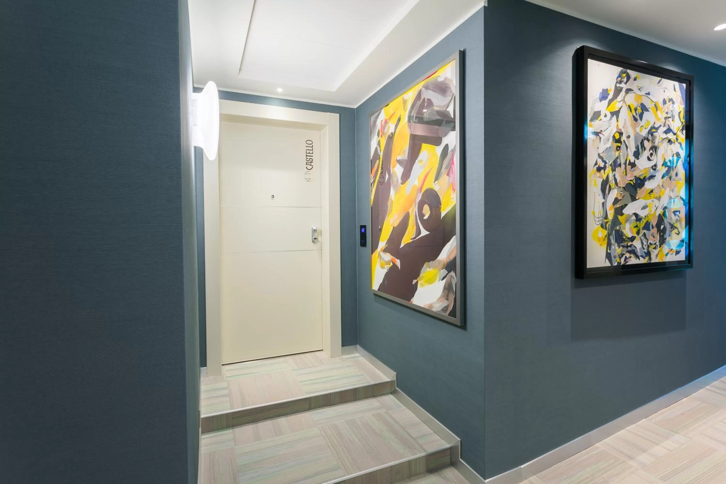 Decorative detail in Sant'Ambrogio Apartments, Reception h24