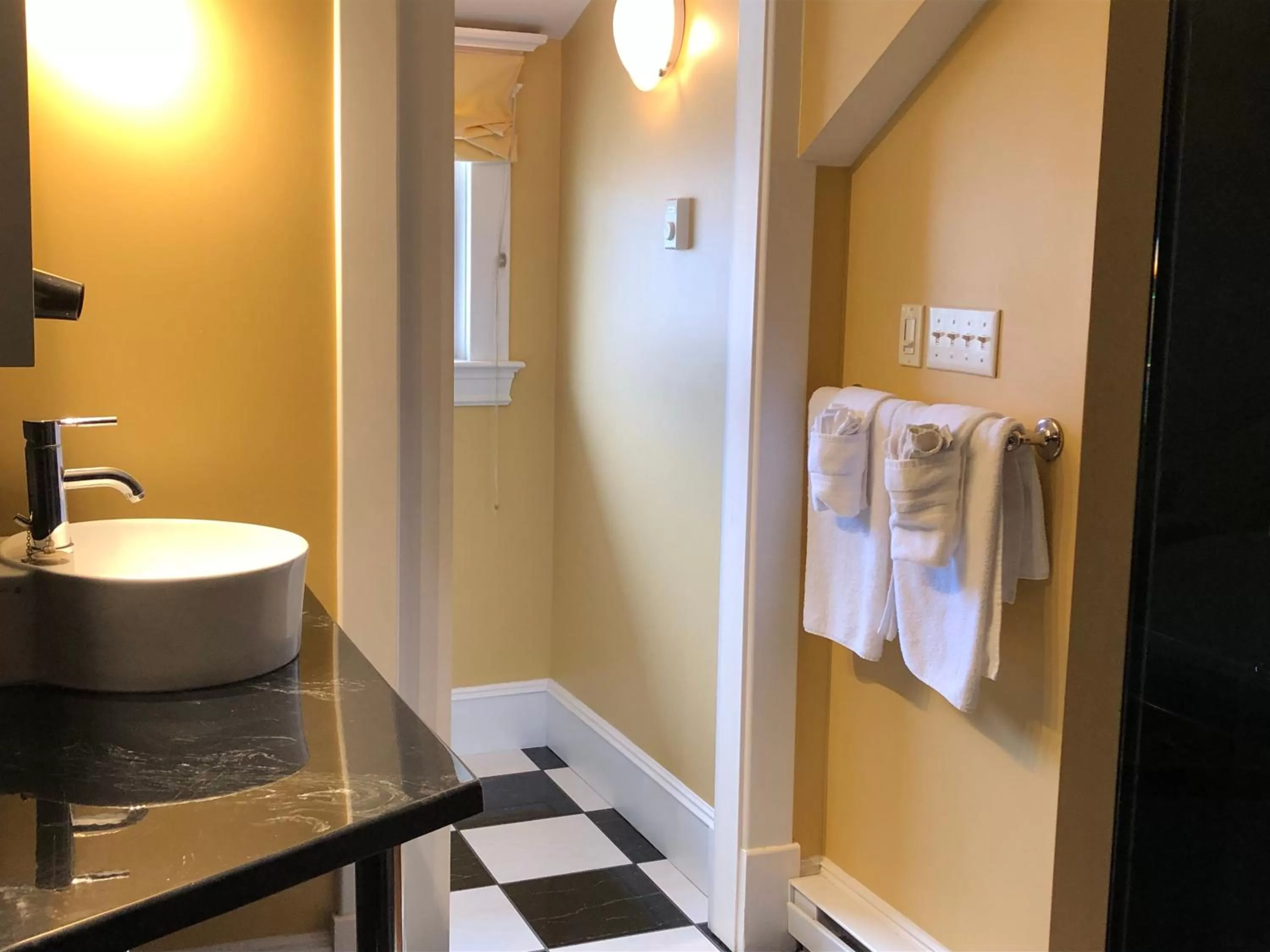 Bathroom in Leaside Manor