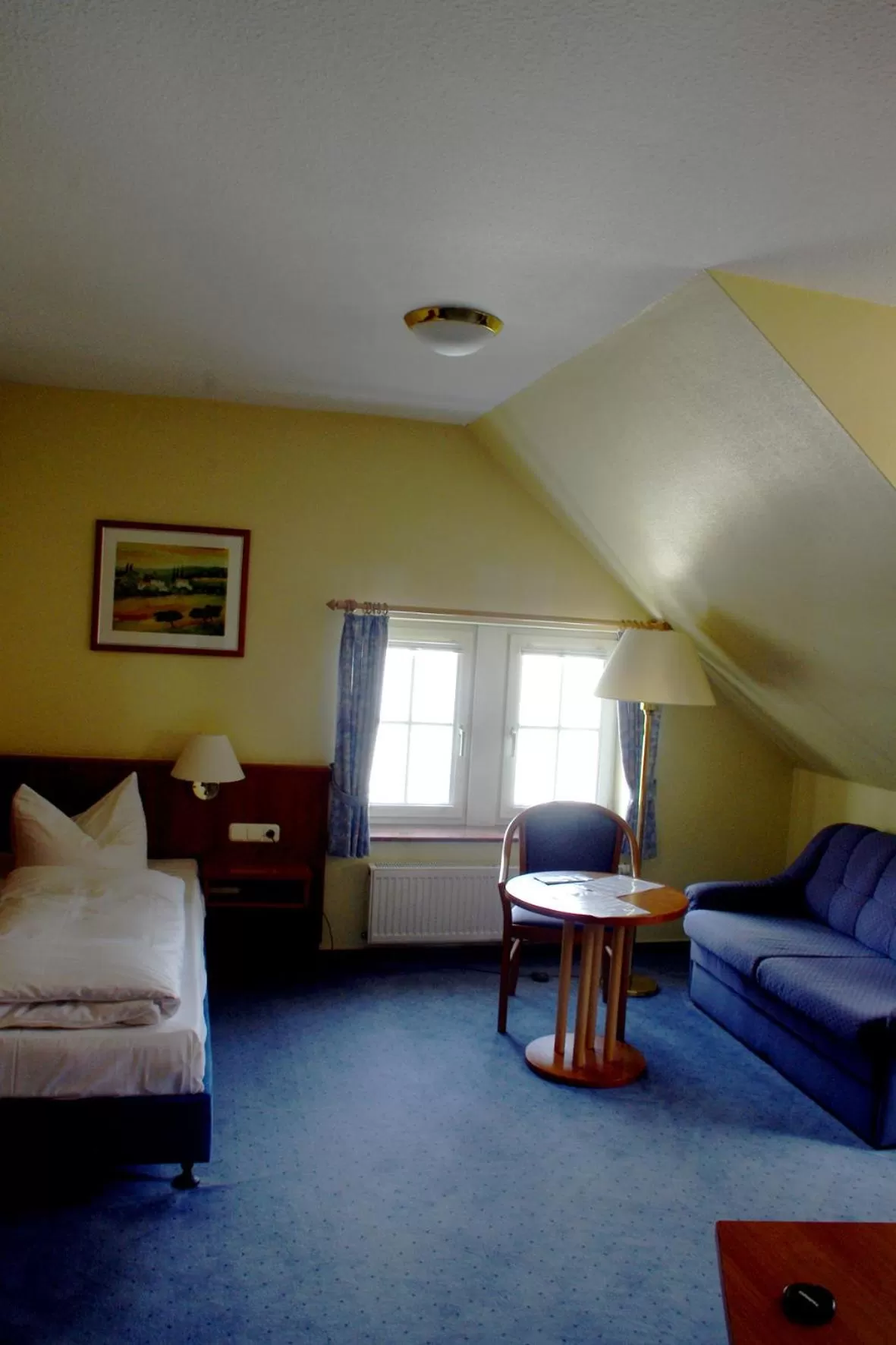 Shower, Seating Area in Hotel Mühlenhof Lollar