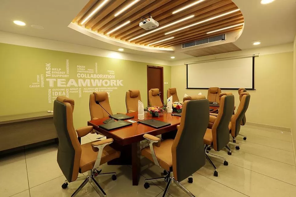 Business facilities in Hotel New York Square