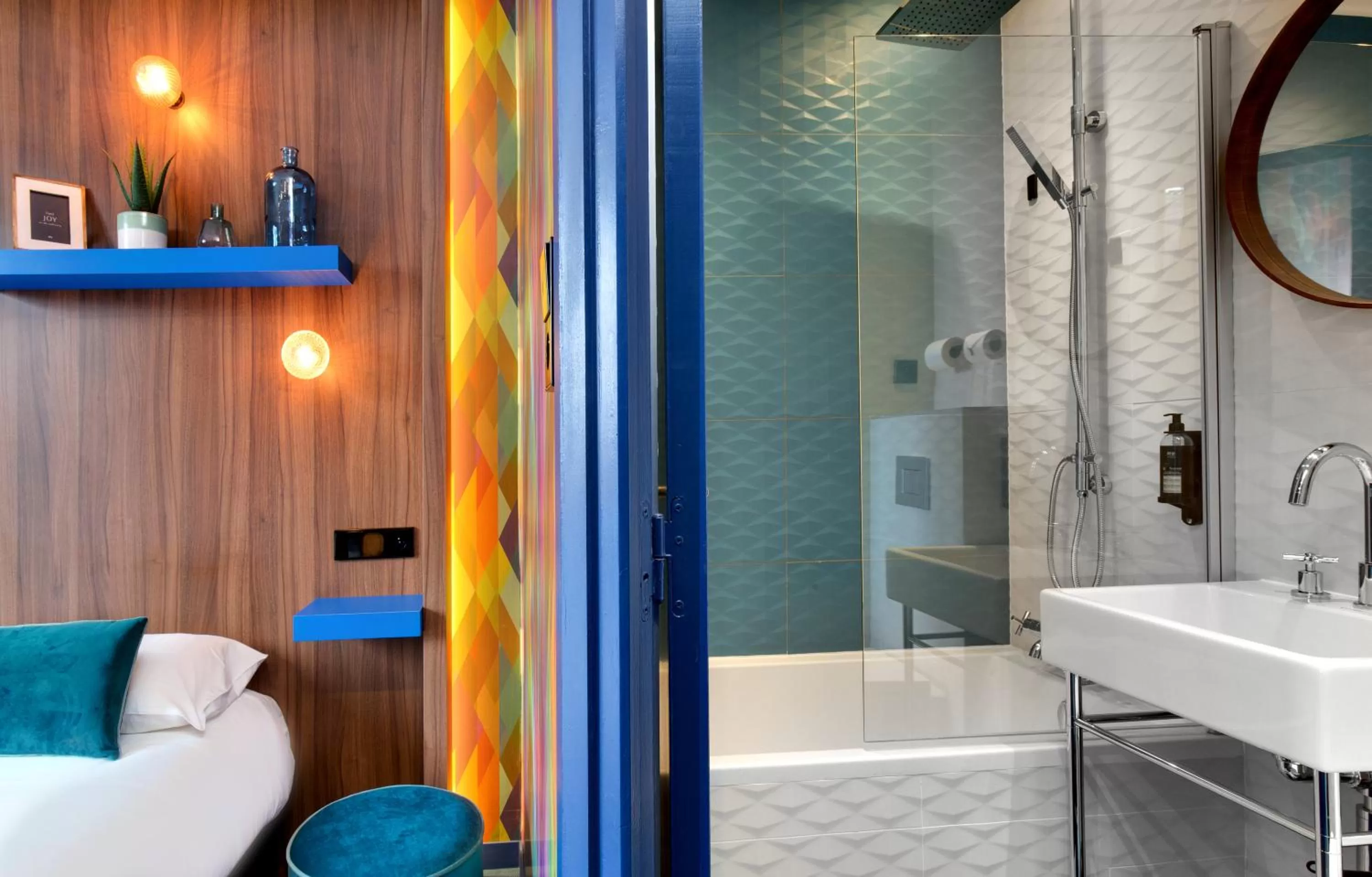 Bathroom in Hôtel Montmorency & Spa