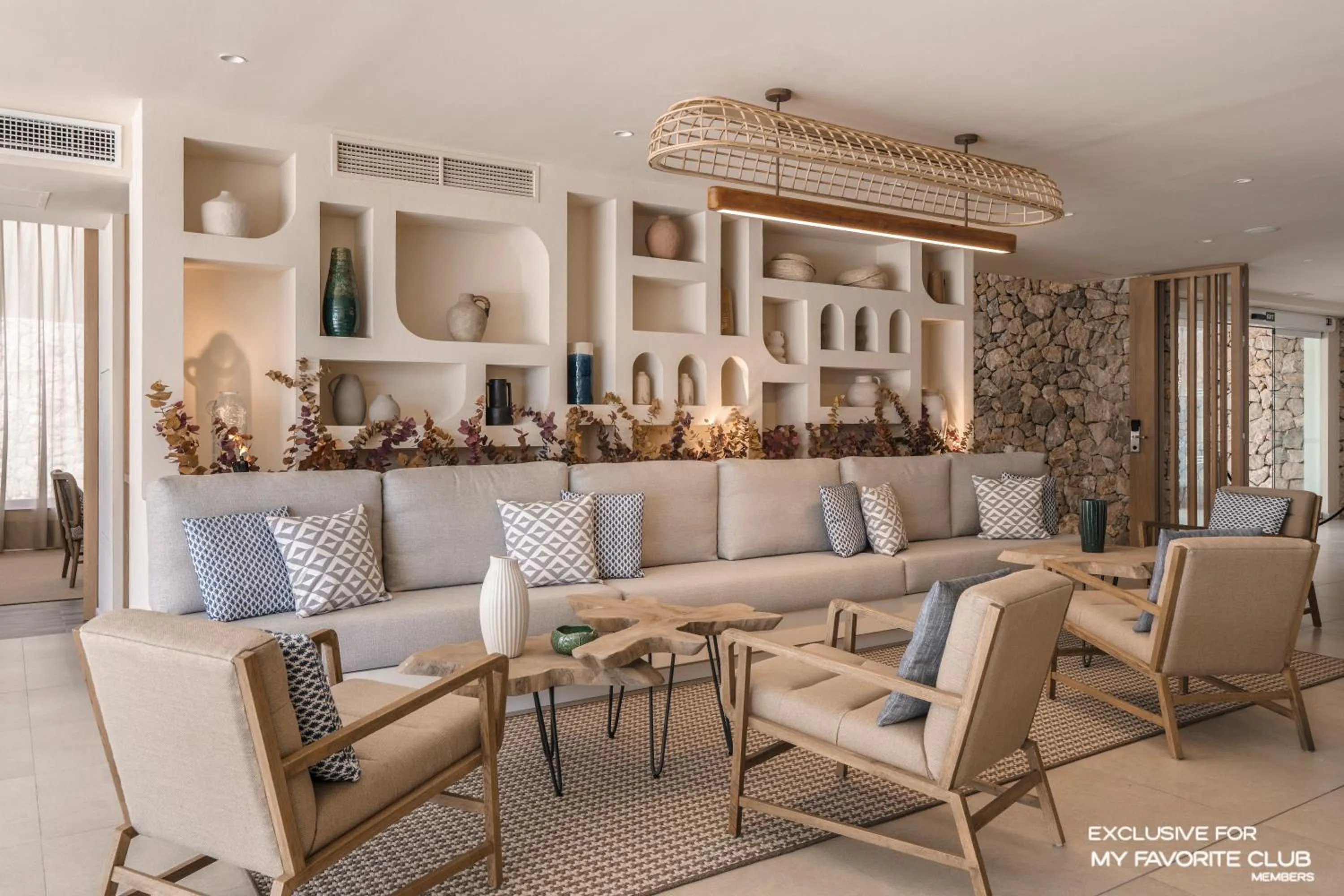 Lounge or bar in AluaSoul Mallorca Resort - Adults only