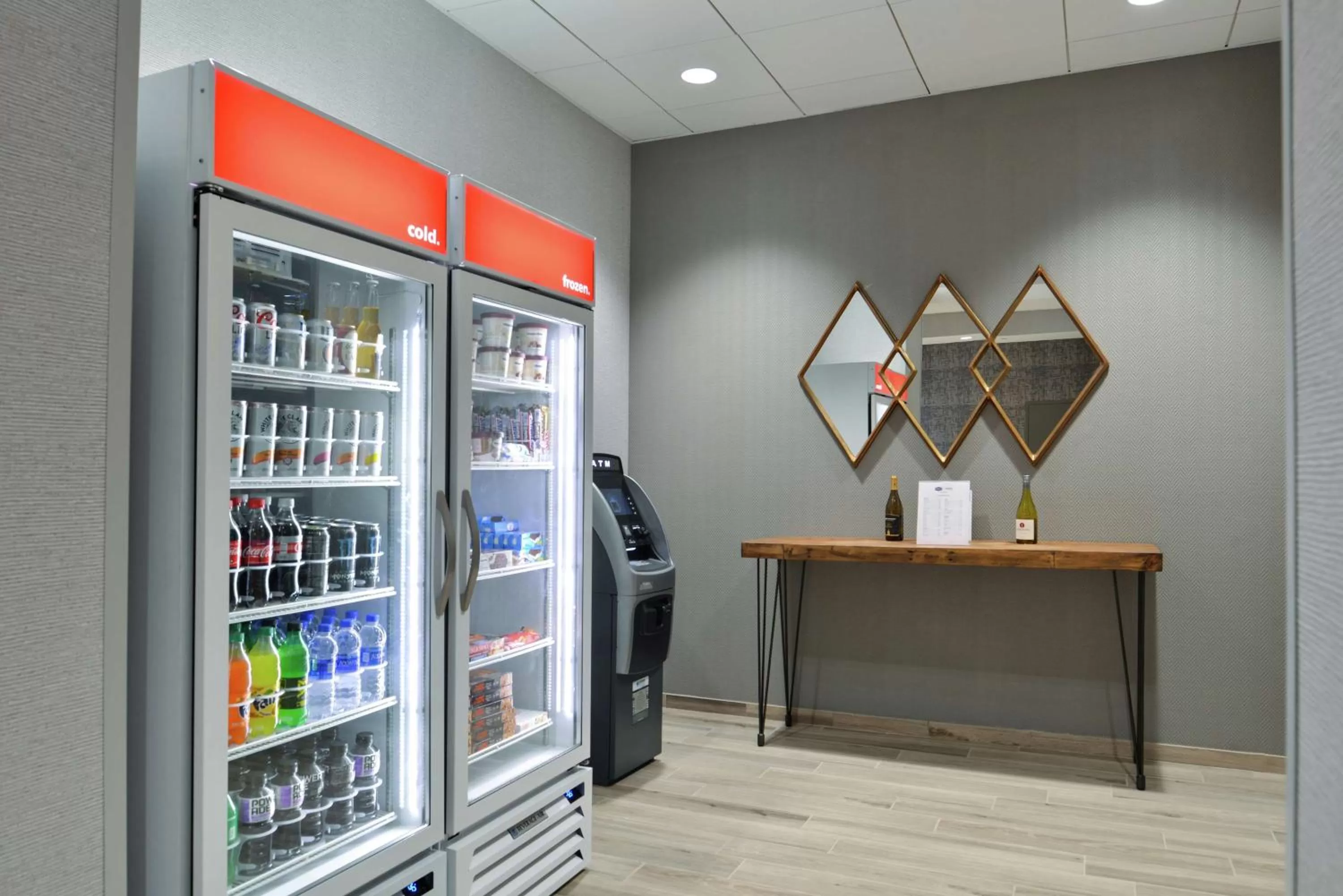 Dining area in Home2 Suites By Hilton Tampa Downtown Channel District