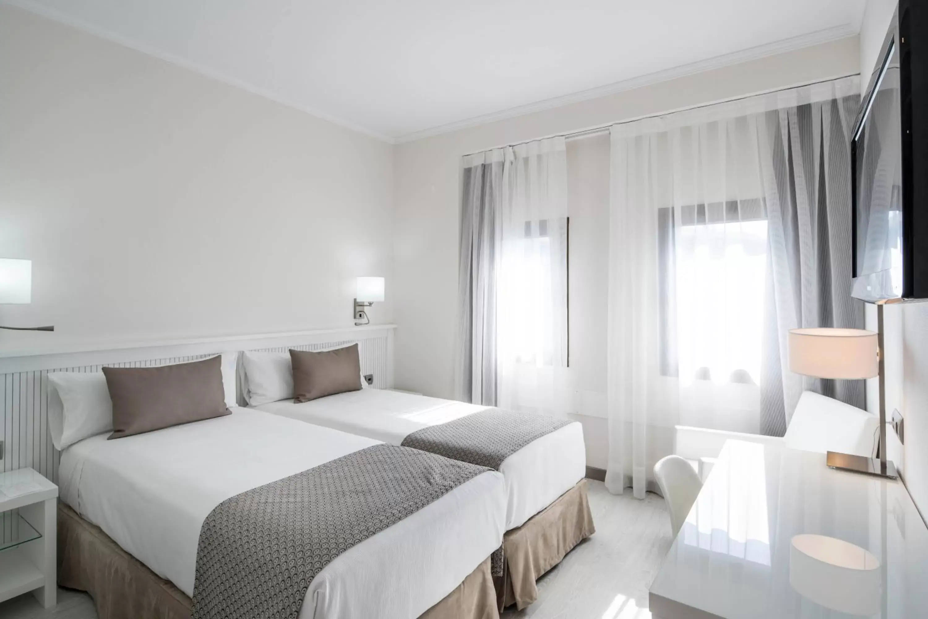 Double or Twin Room in Catalonia Roma Double or Twin Room in Catalonia Roma