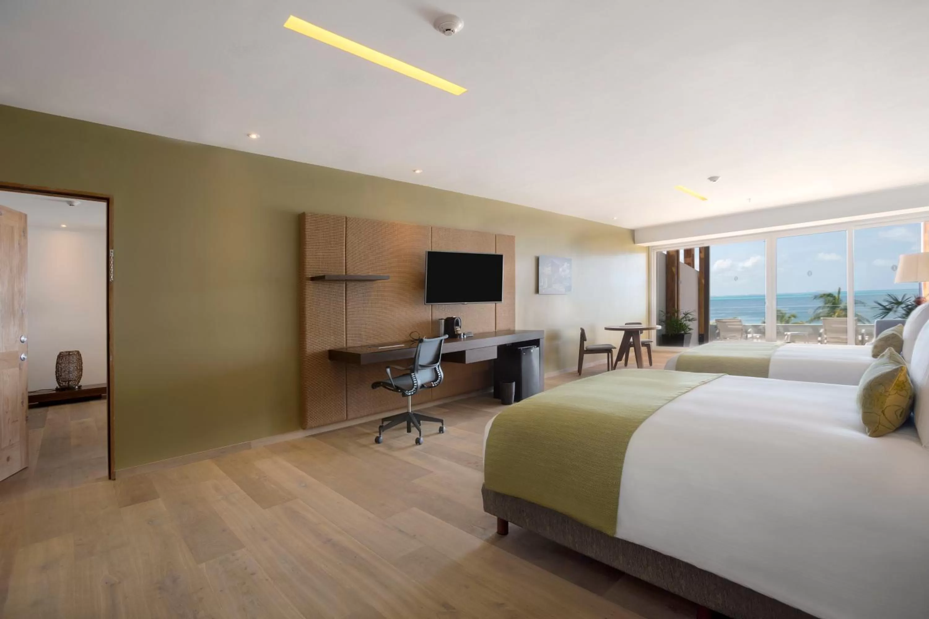 Photo of the whole room, Bed in Presidente InterContinental Cancun Resort