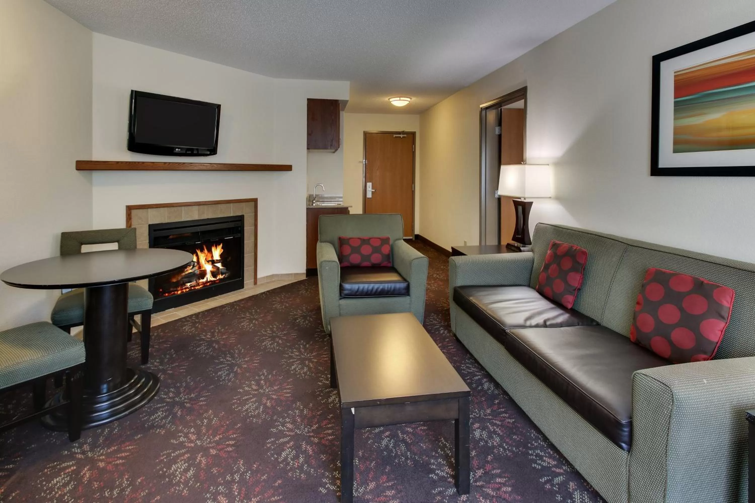 Photo of the whole room in Holiday Inn Express Hotel & Suites Lancaster-Lititz by IHG