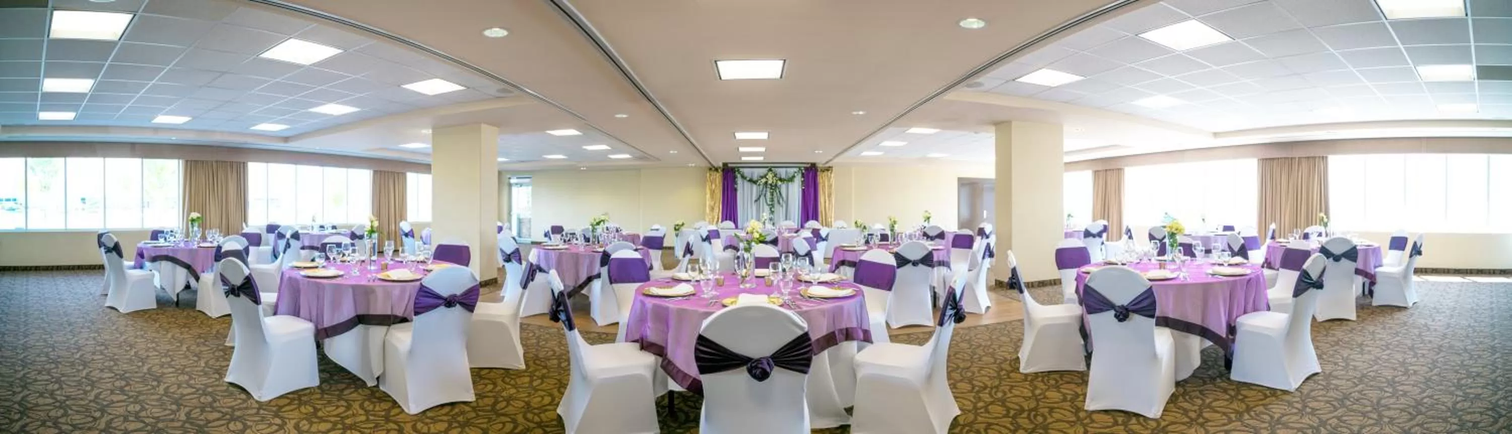 Banquet/Function facilities in Acclaim Hotel by CLIQUE
