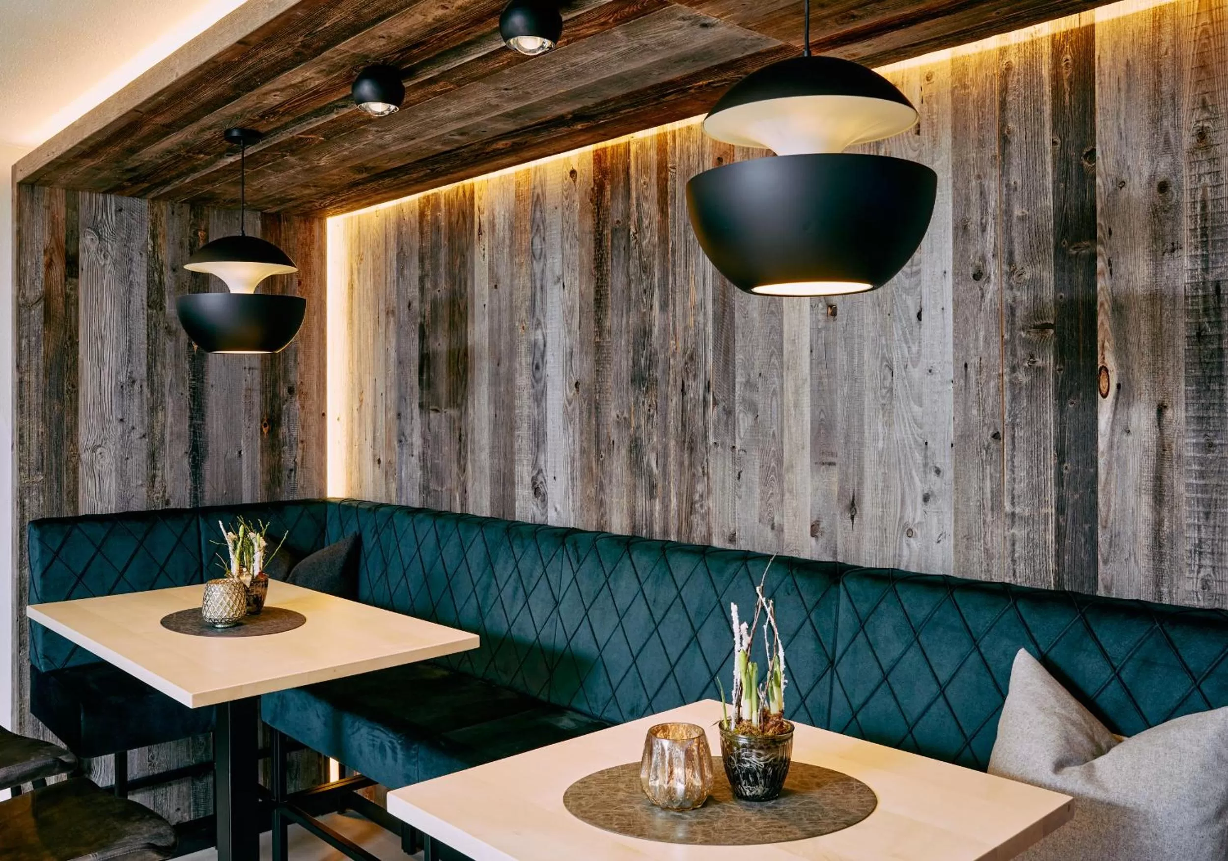 Restaurant/places to eat, TV/Entertainment Center in Home suite home