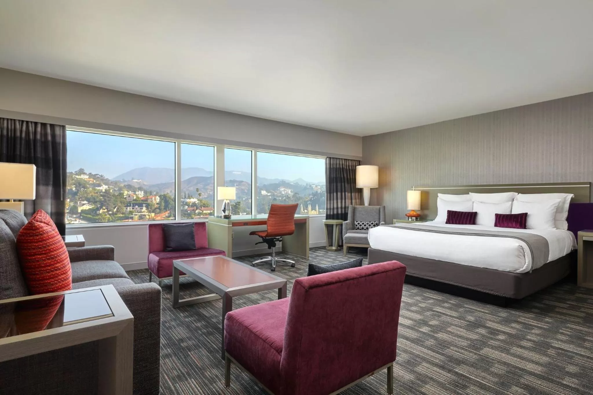 Photo of the whole room, Bed in Loews Hollywood Hotel
