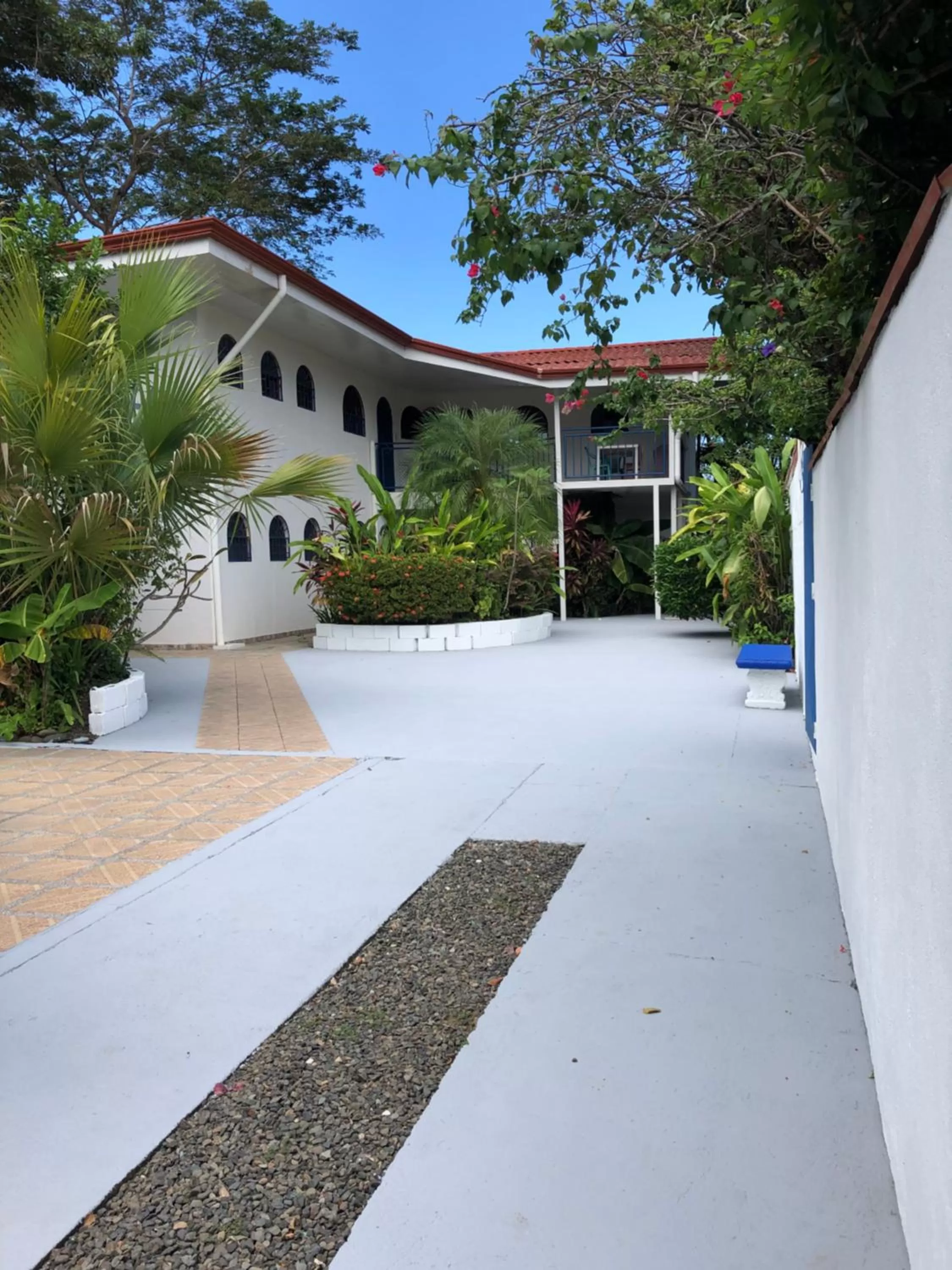 Property building in La Perlita