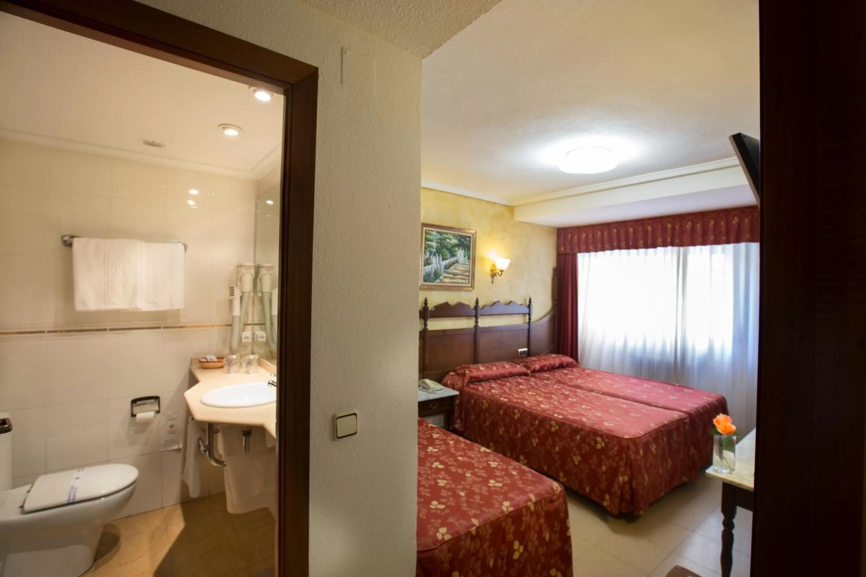 Bed in Hotel Reyes Catolicos