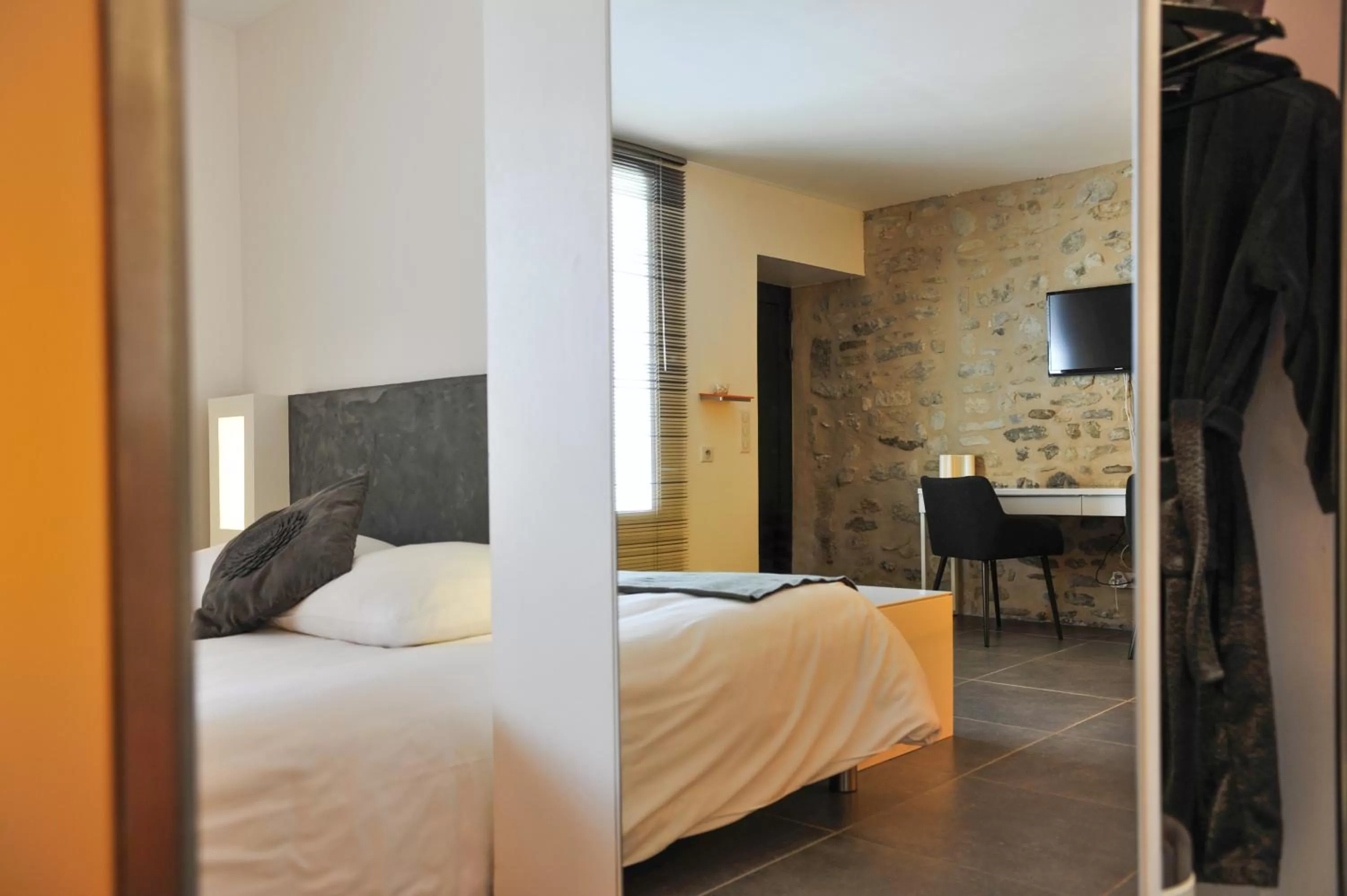 Bedroom, Bed in Le Jour et la Nuit, Maison d'hôtes