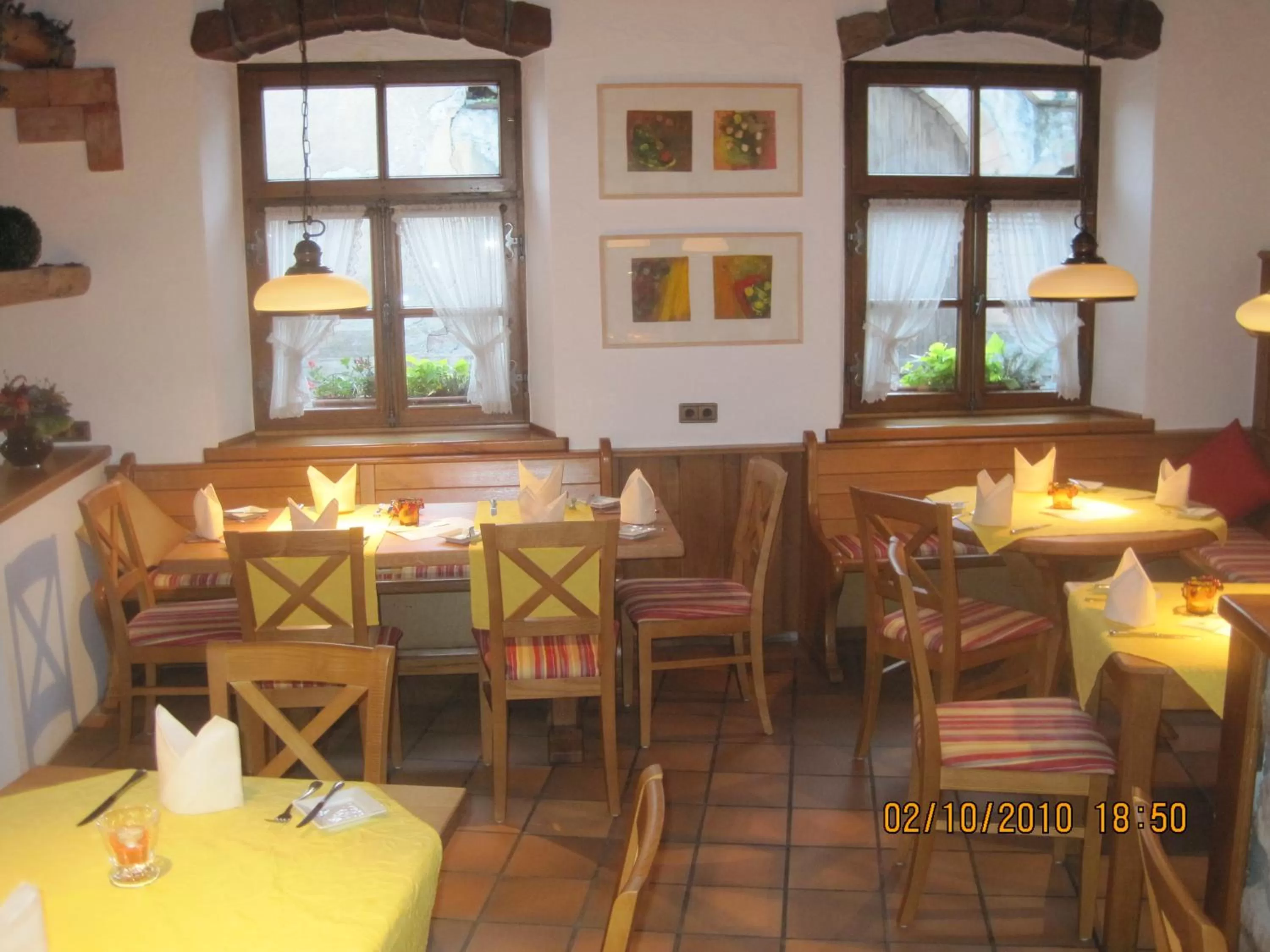 Restaurant/Places to Eat in Ellenbergs Restaurant & Hotel