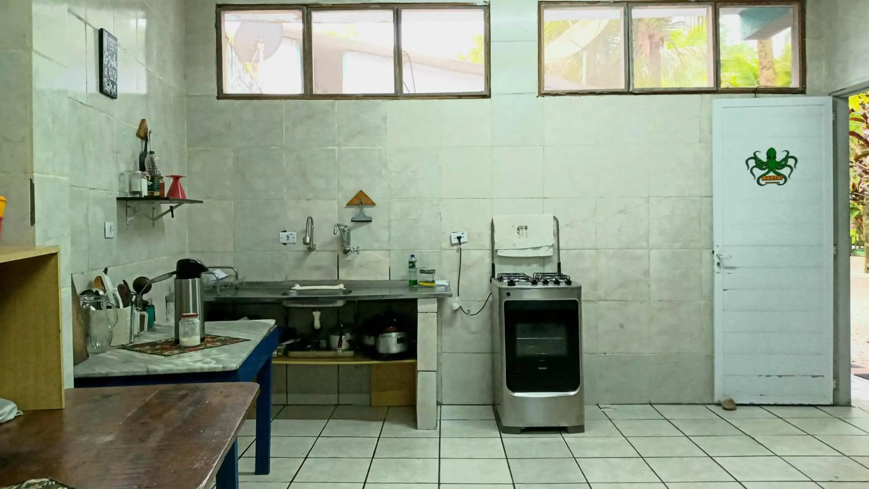 Kitchen/Kitchenette in Pousada e Hostel Marthi