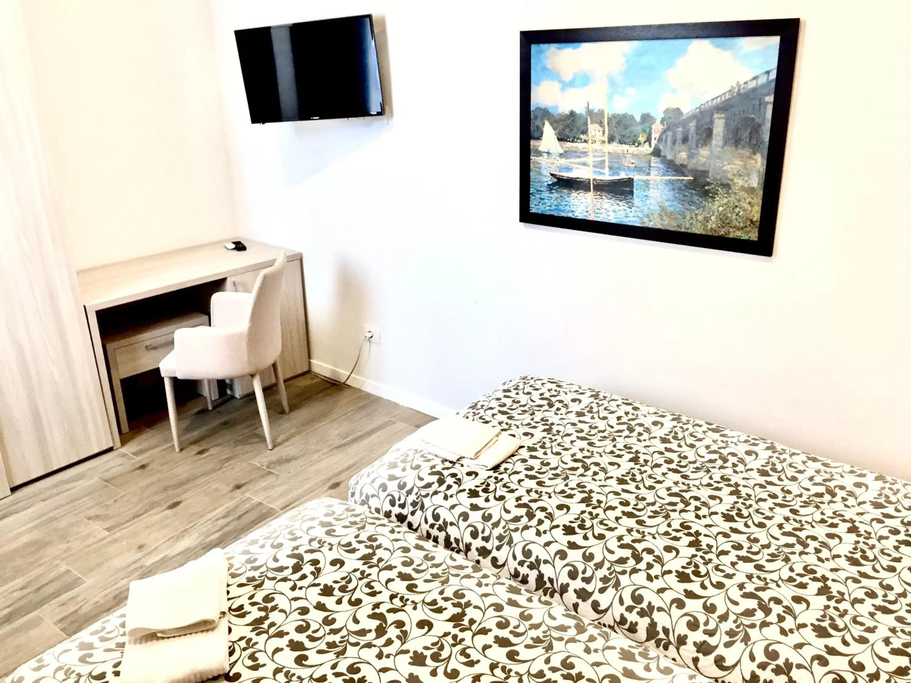 Photo of the whole room, Bed in Academy Hotel