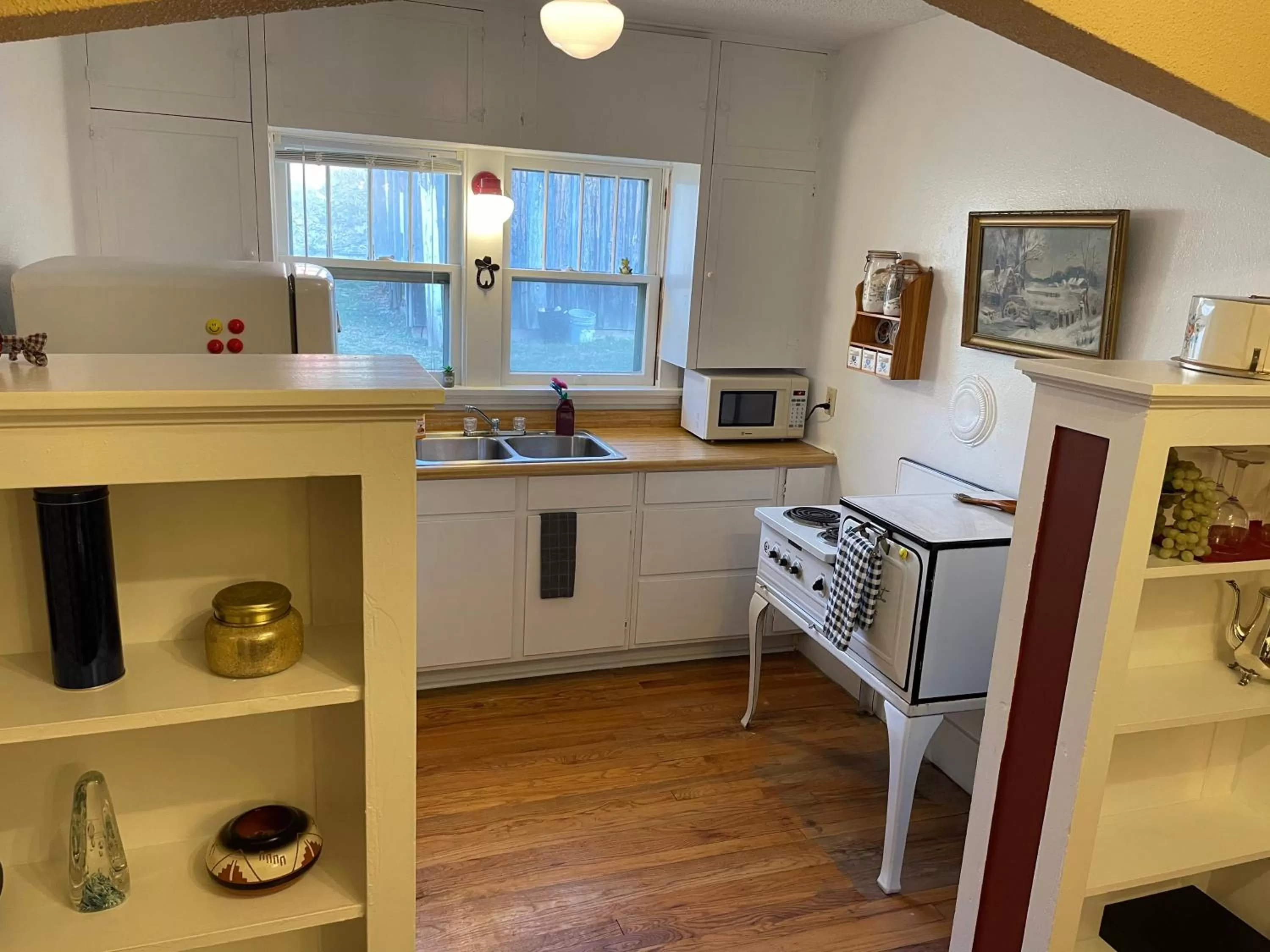 Kitchen or kitchenette, Kitchen/Kitchenette in 1899 Inn