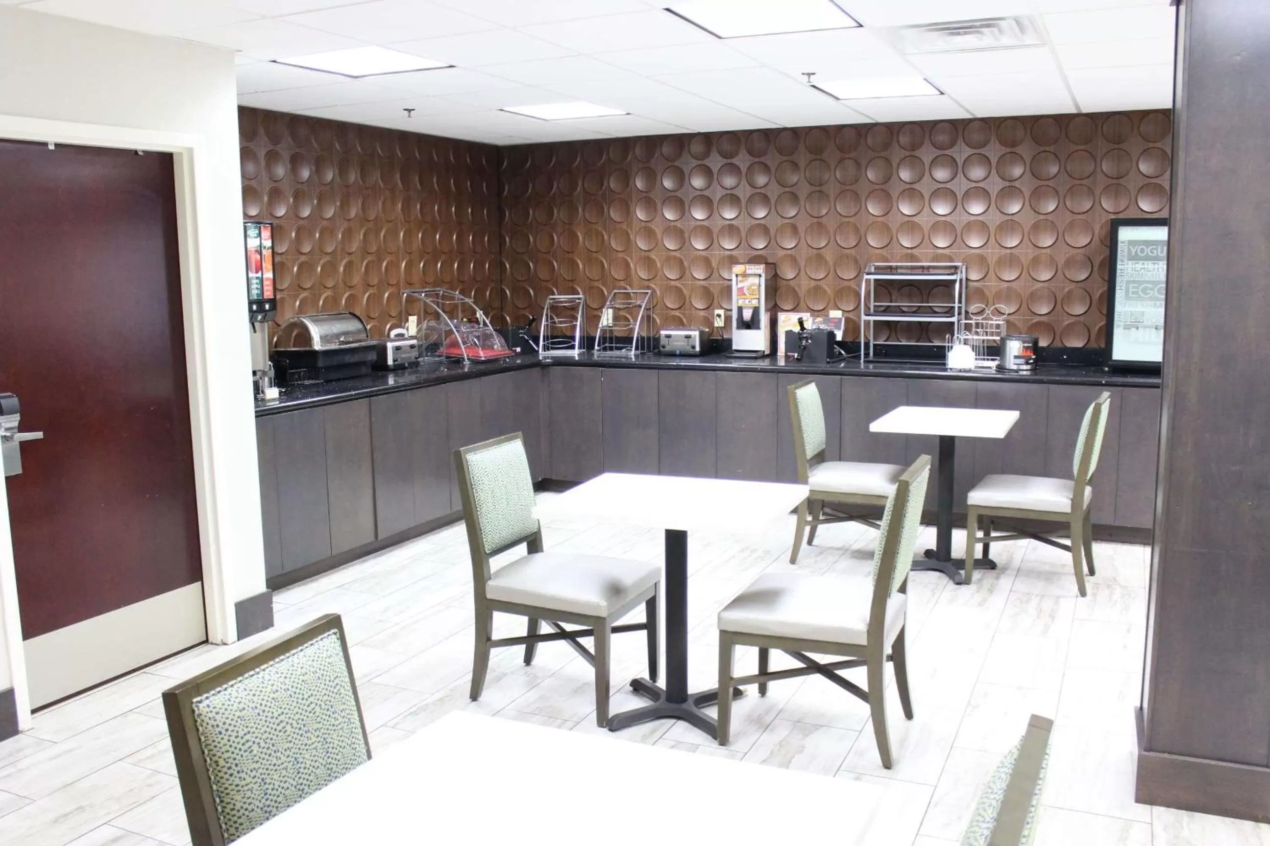 Breakfast in Wingate by Wyndham Port Wentworth Savannah Area