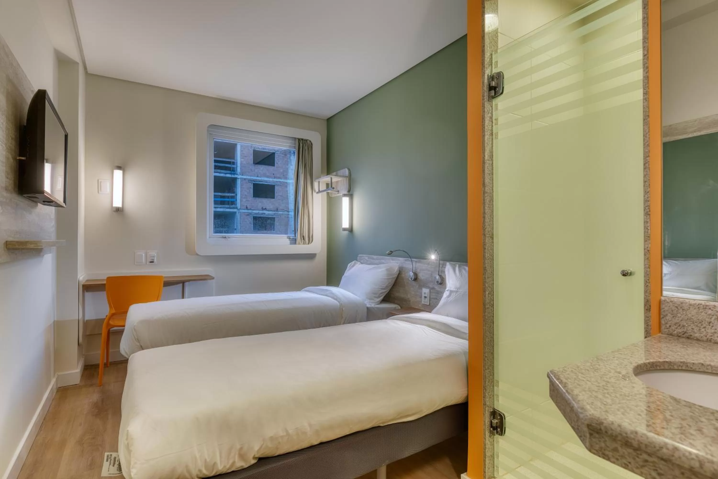 Bathroom, Bed in ibis budget BH Savassi